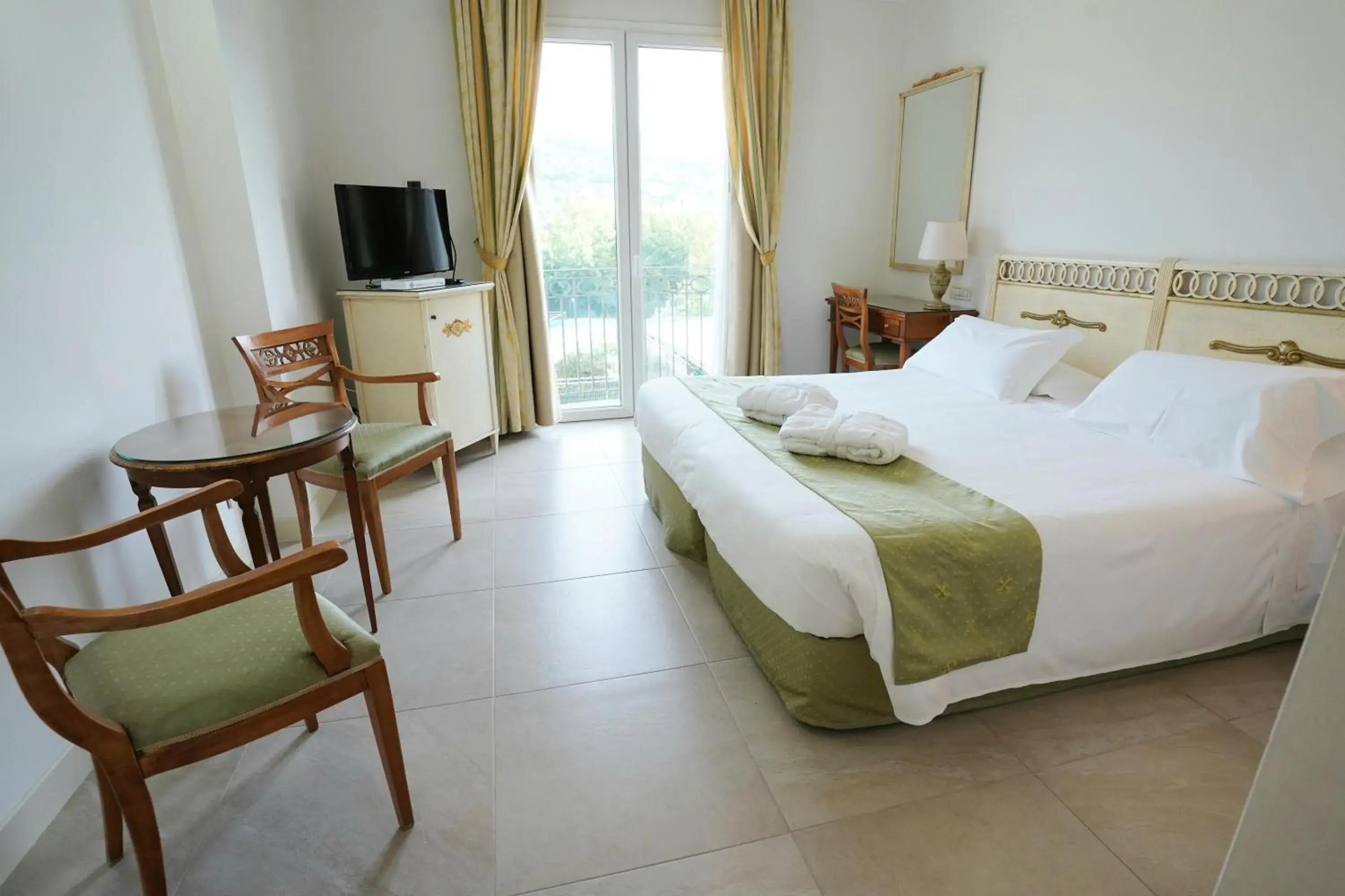 Hotiday Room Collection - Fiuggi Hotiday Room Collection - Fiuggi