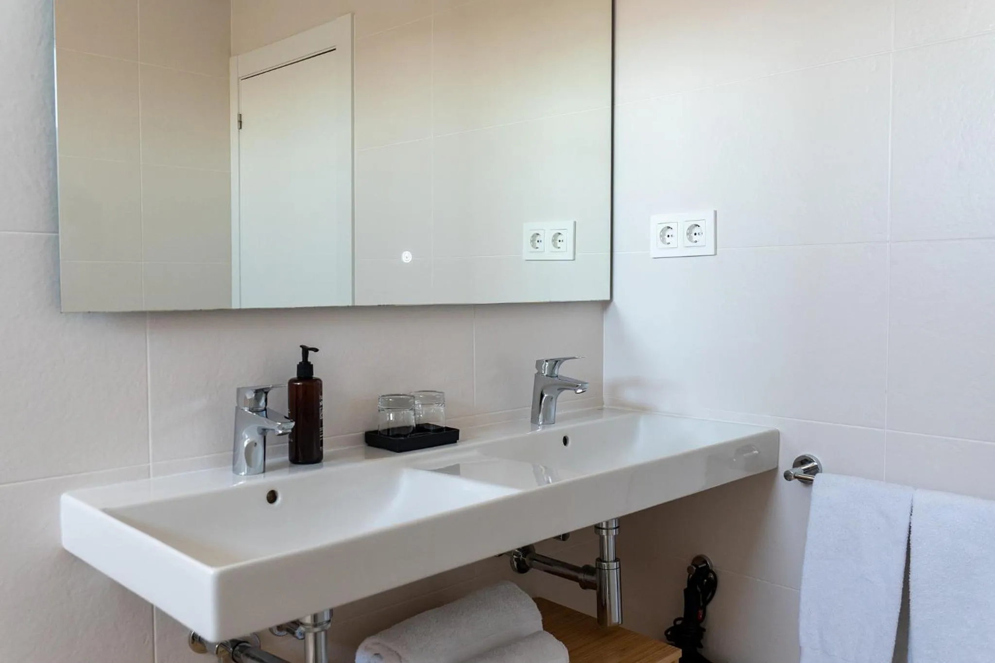 Bathroom in Mesón Castilla Atiram Hotels