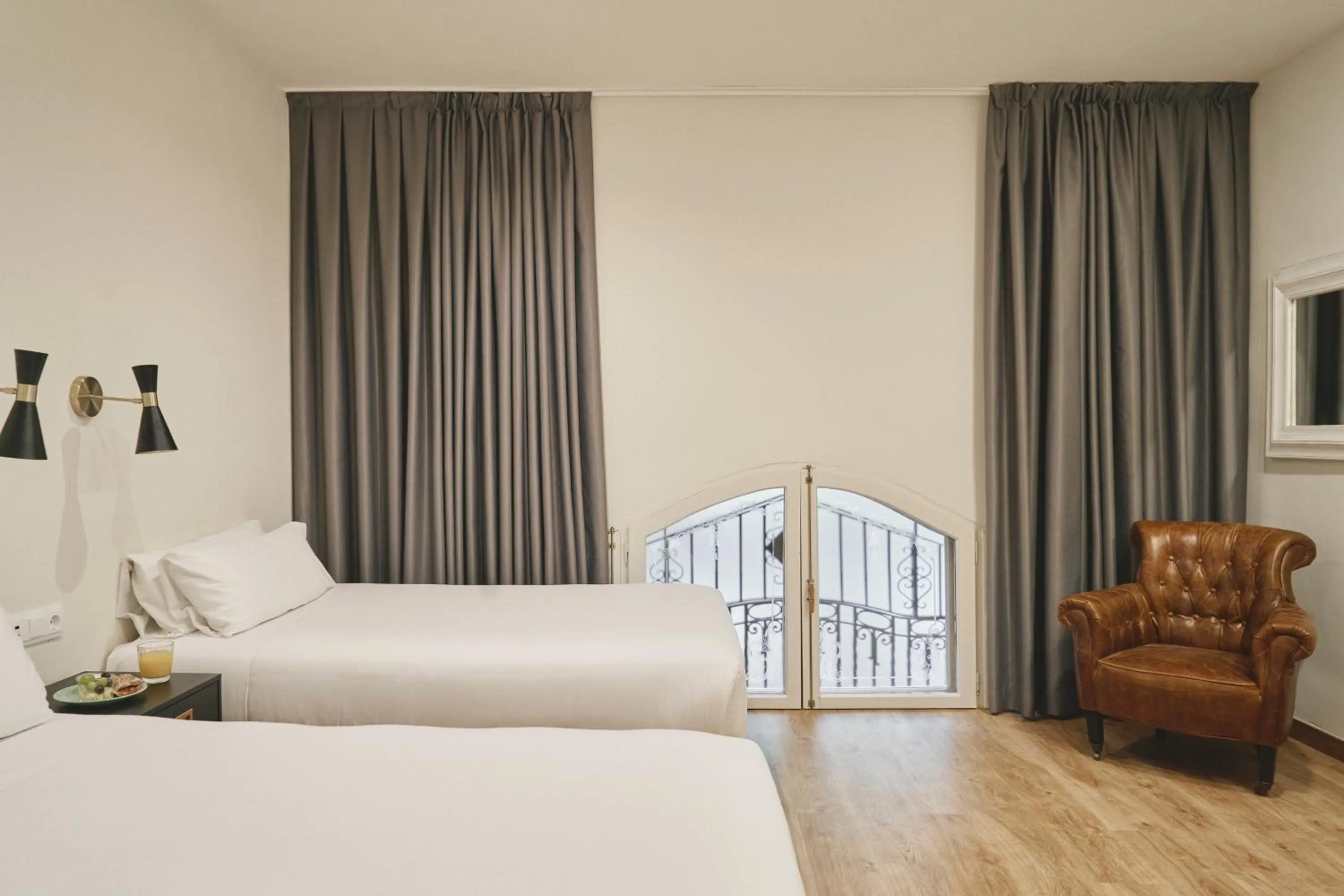 Photo of the whole room, Bed in Mesón Castilla Atiram Hotels