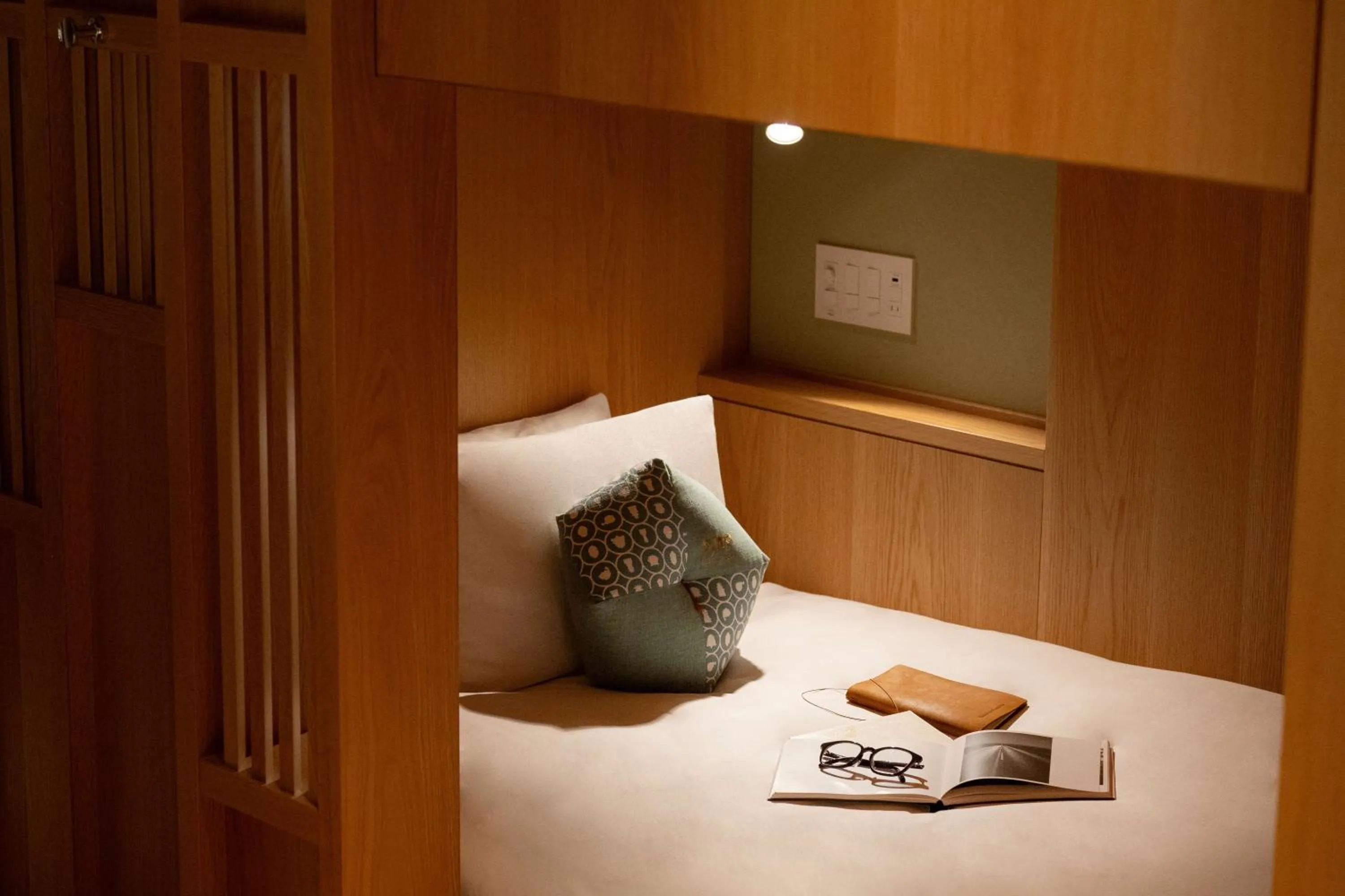 Photo of the whole room, Bed in OMO7 Osaka by Hoshino Resorts