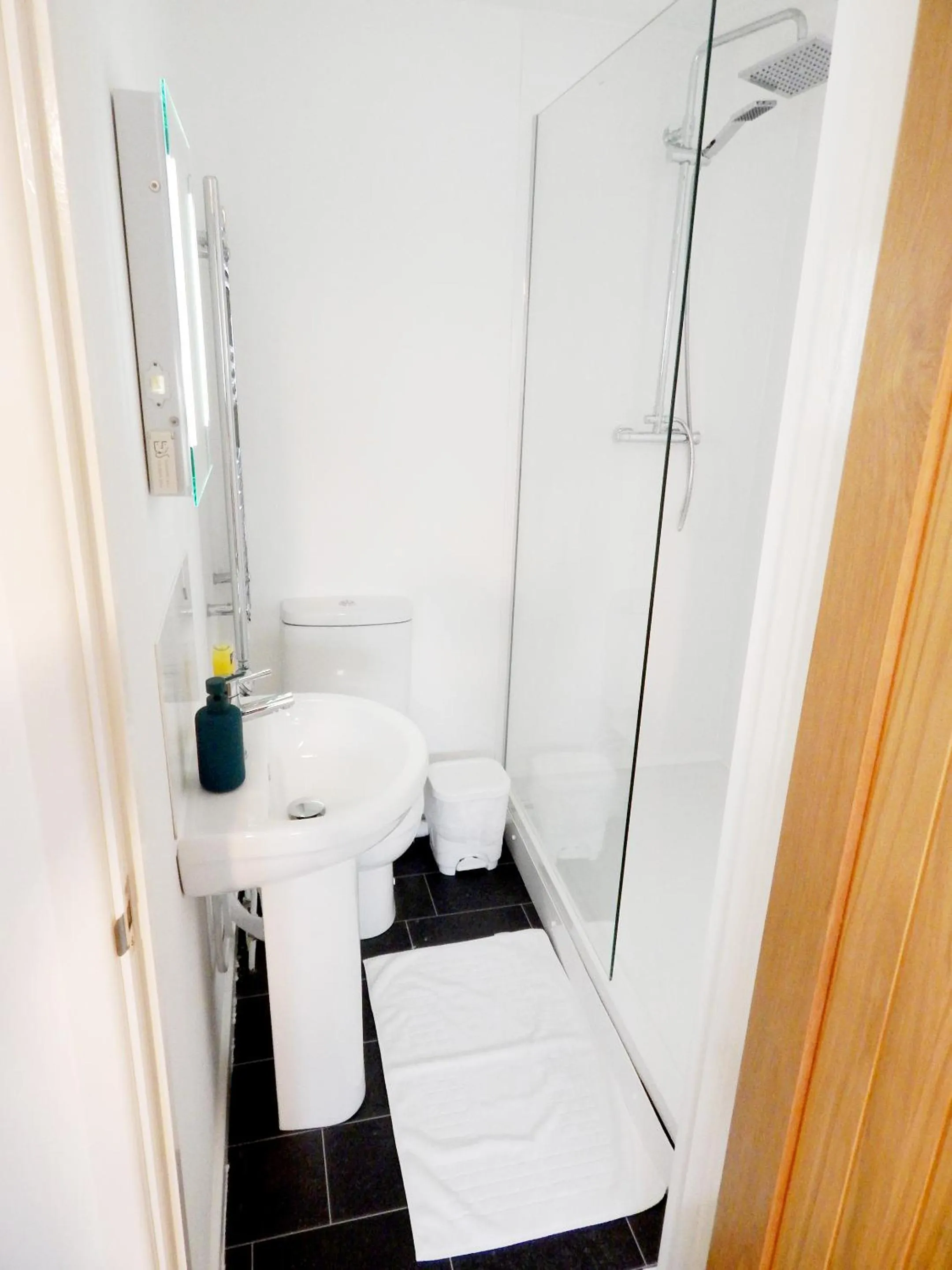 Shower in Modern, well located en-suite rooms with parking & all facilities
