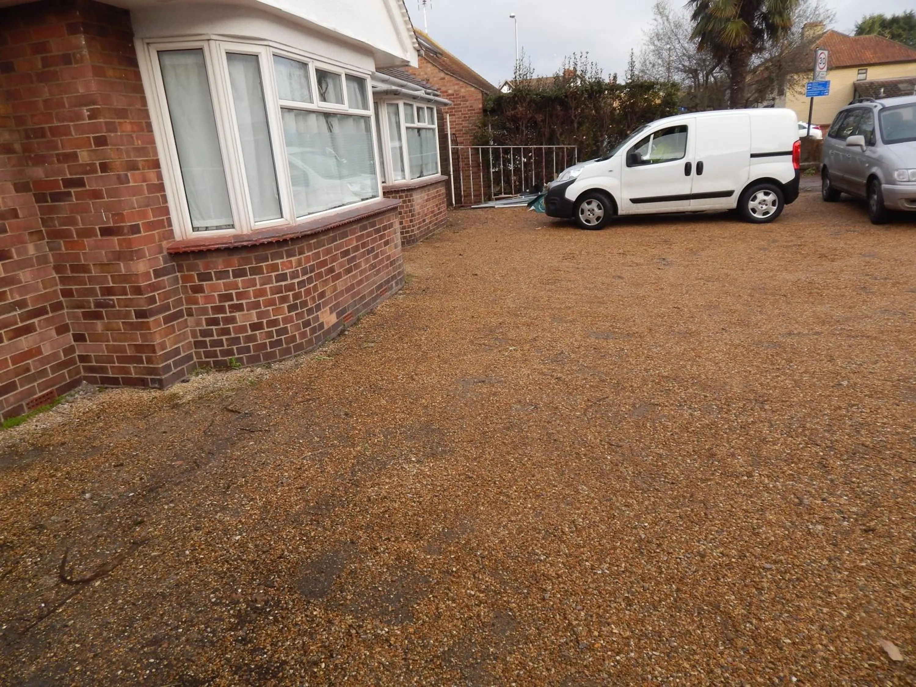 Parking in Modern, well located en-suite rooms with parking & all facilities