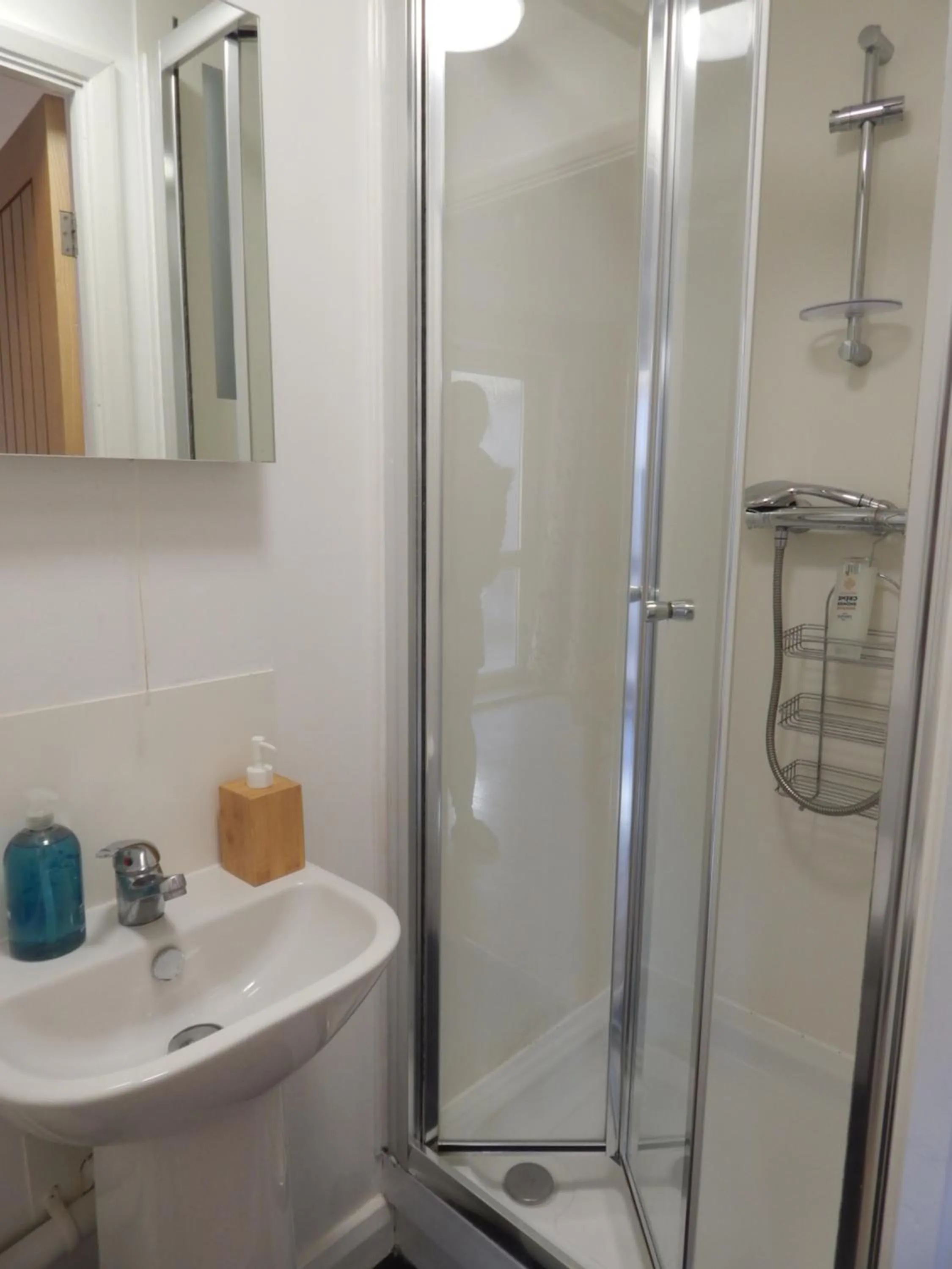 Shower in Modern, well located en-suite rooms with parking & all facilities