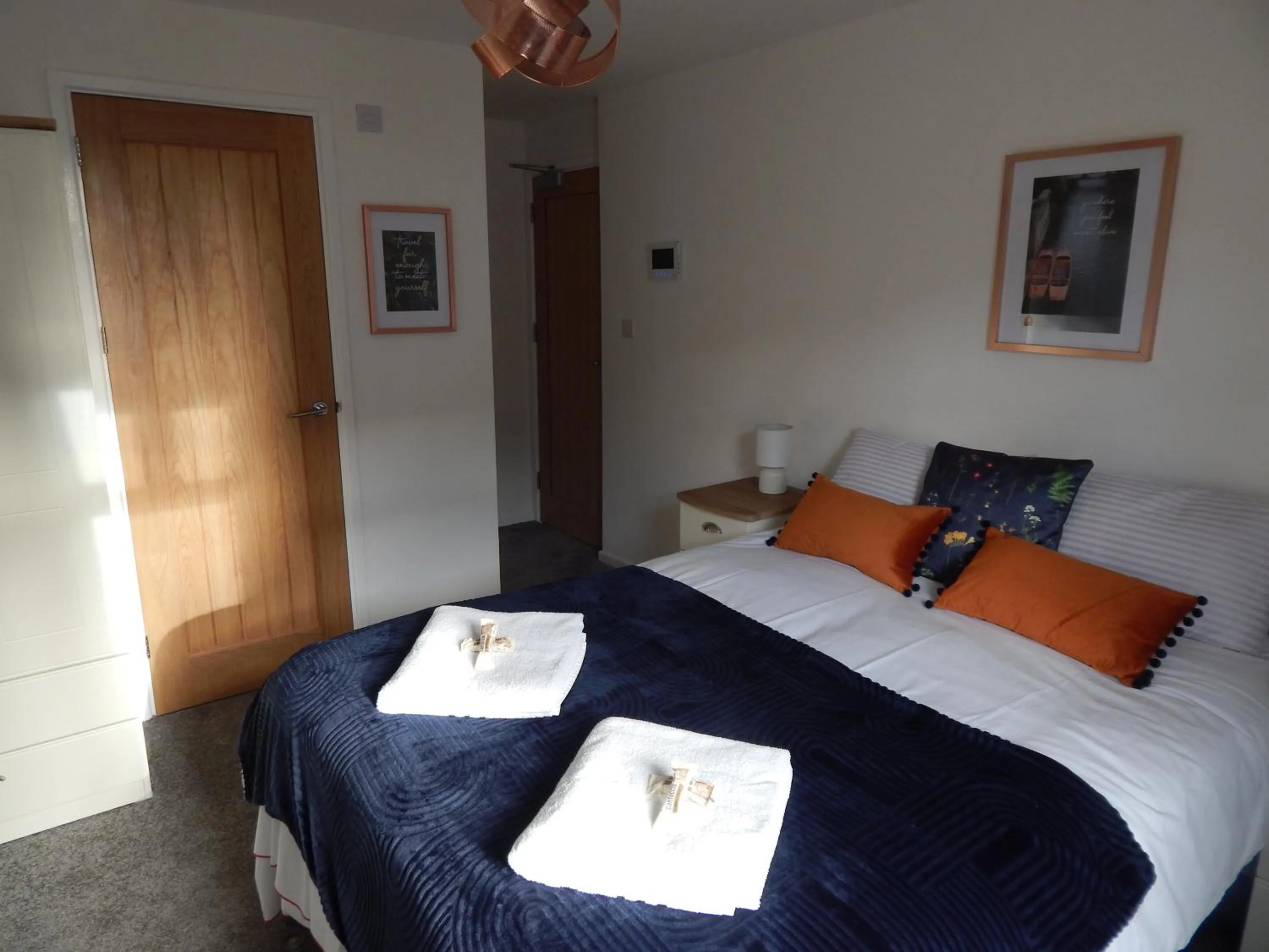 Bed in Modern, well located en-suite rooms with parking & all facilities