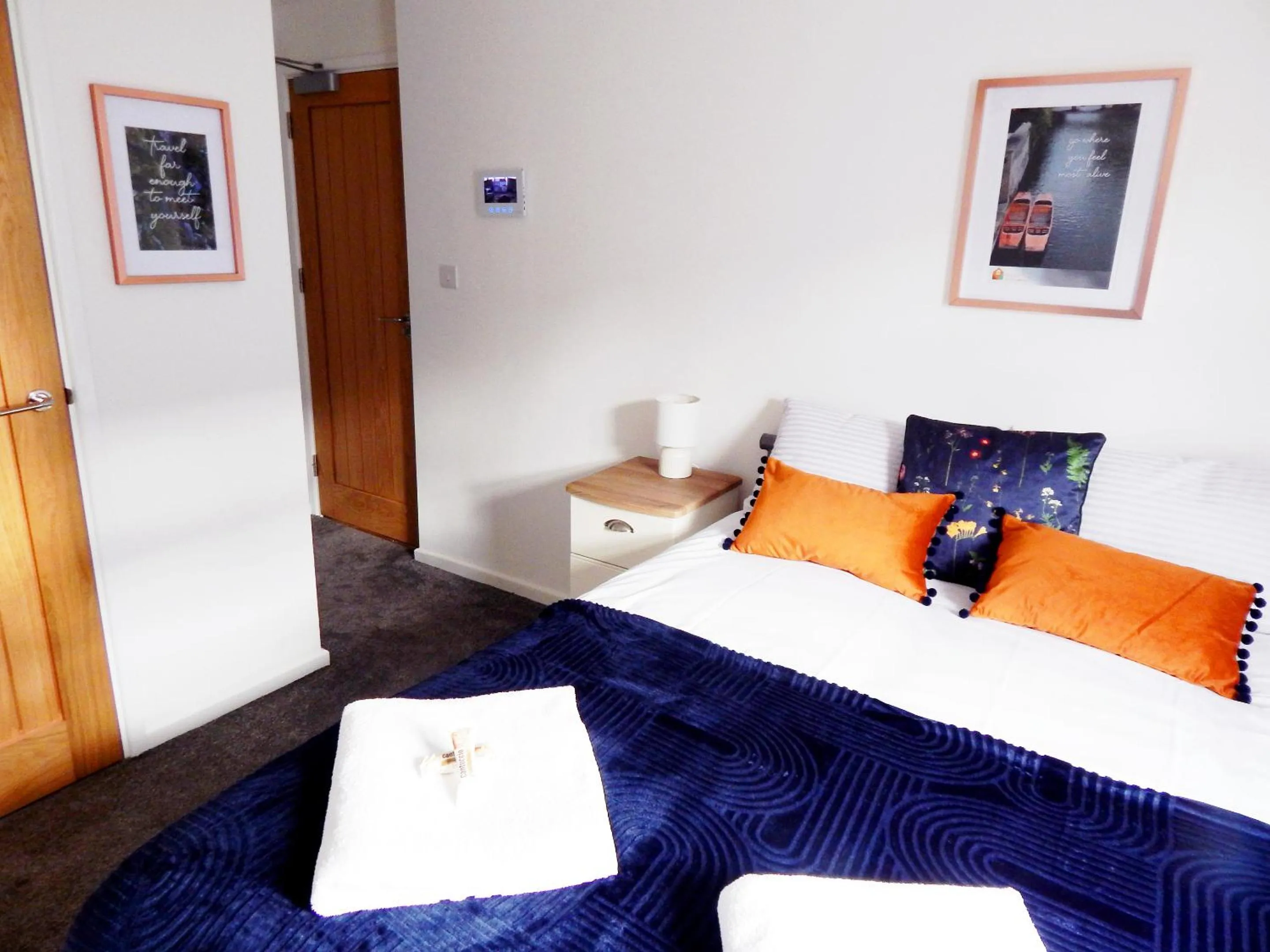 Bed in Modern, well located en-suite rooms with parking & all facilities