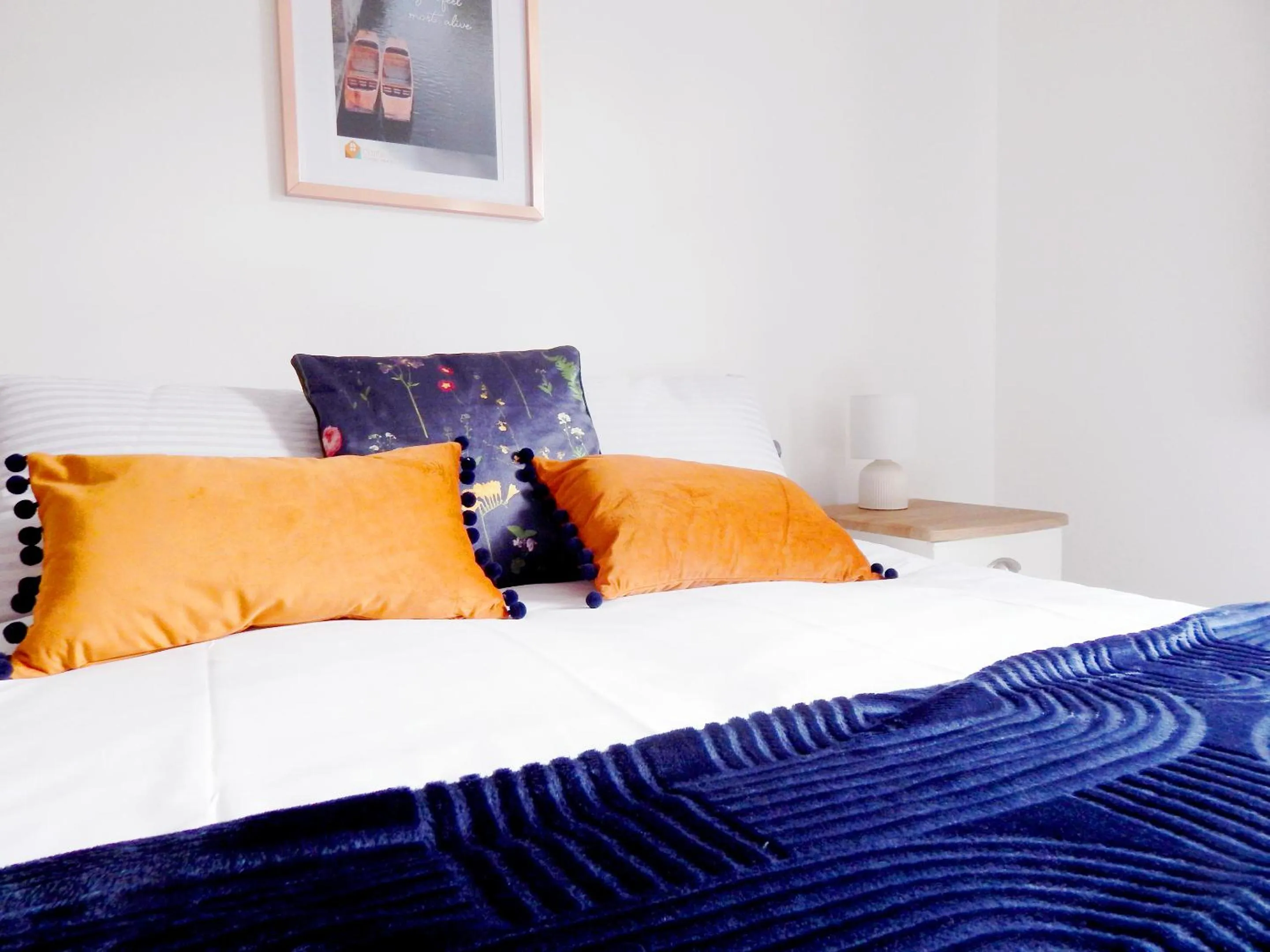 Bed in Modern, well located en-suite rooms with parking & all facilities