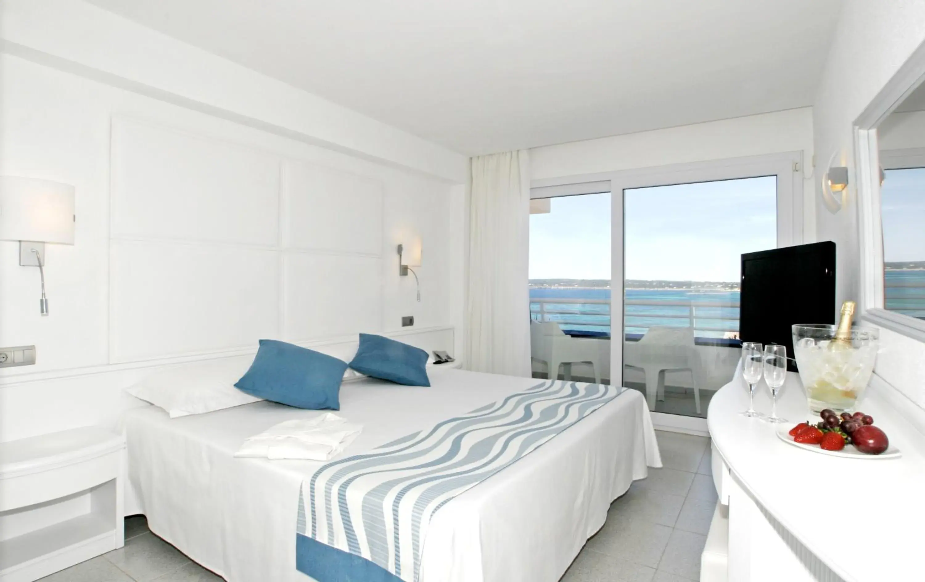 Deluxe Double Room with Sea View (2 adults) in Insotel Hotel Formentera Playa Deluxe Double Room with Sea View (2 adults) in Insotel Hotel Formentera Playa