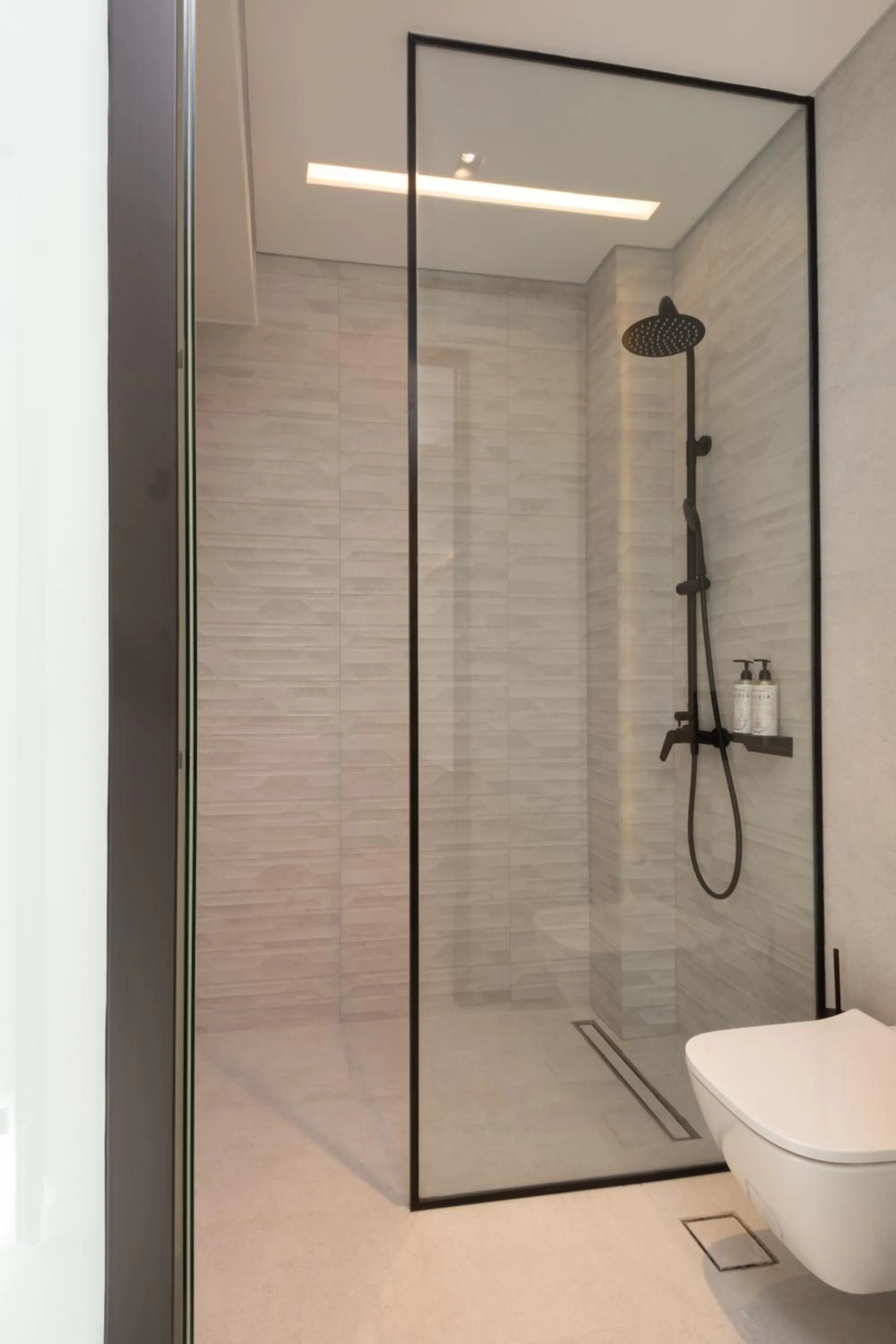 Shower in Incanto Boutique Suites - Mets
