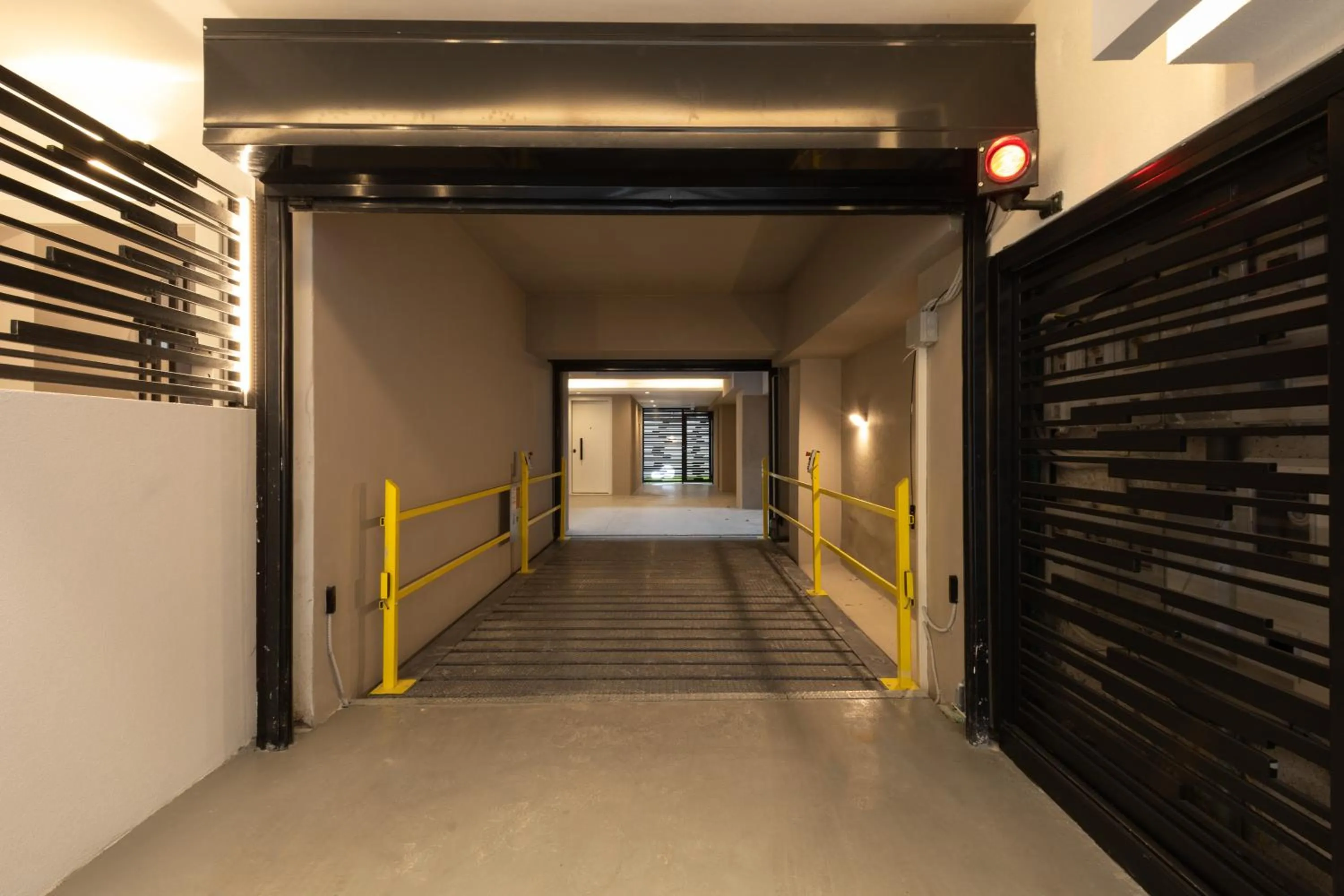 elevator in Incanto Boutique Suites - Mets