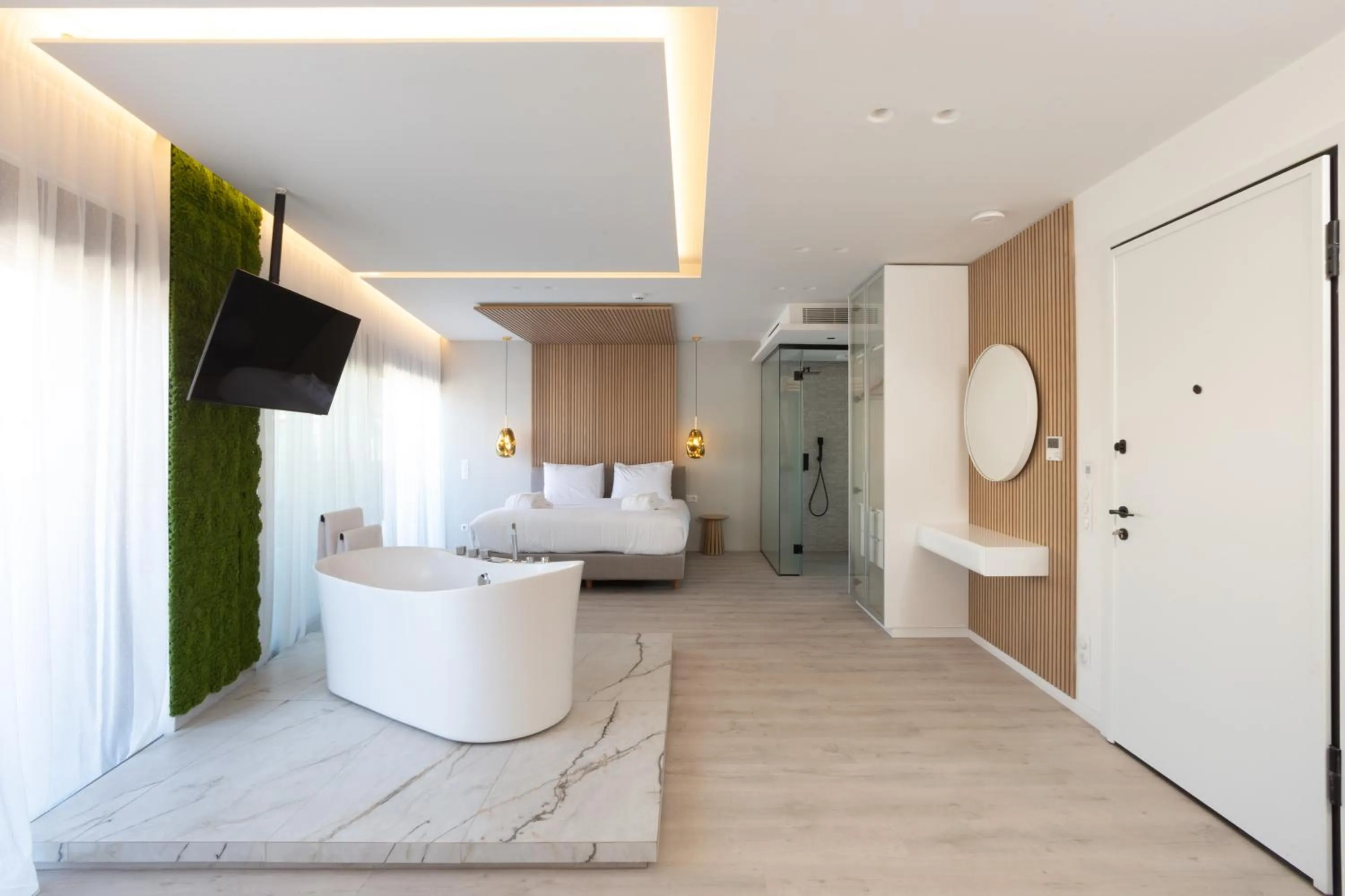 Shower, Bed in Incanto Boutique Suites - Mets