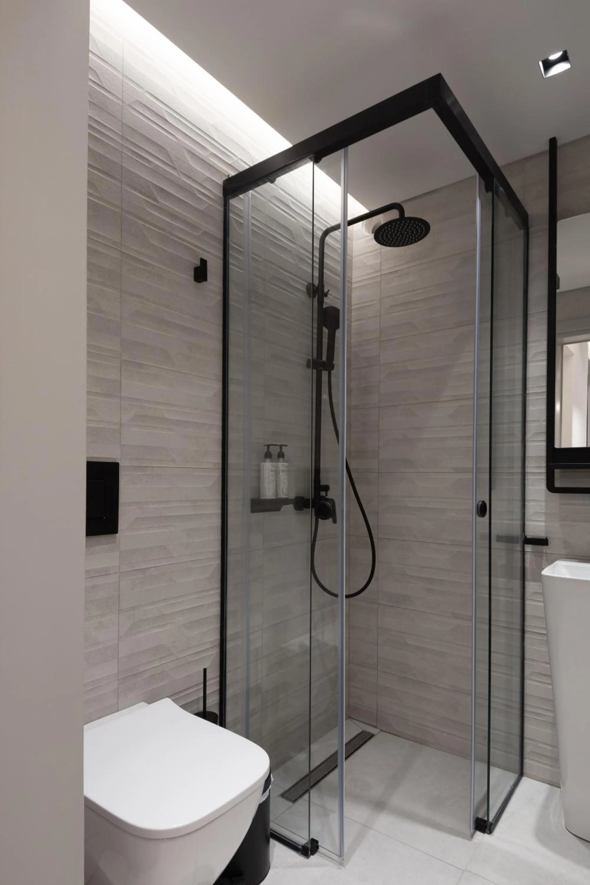 Shower in Incanto Boutique Suites - Mets