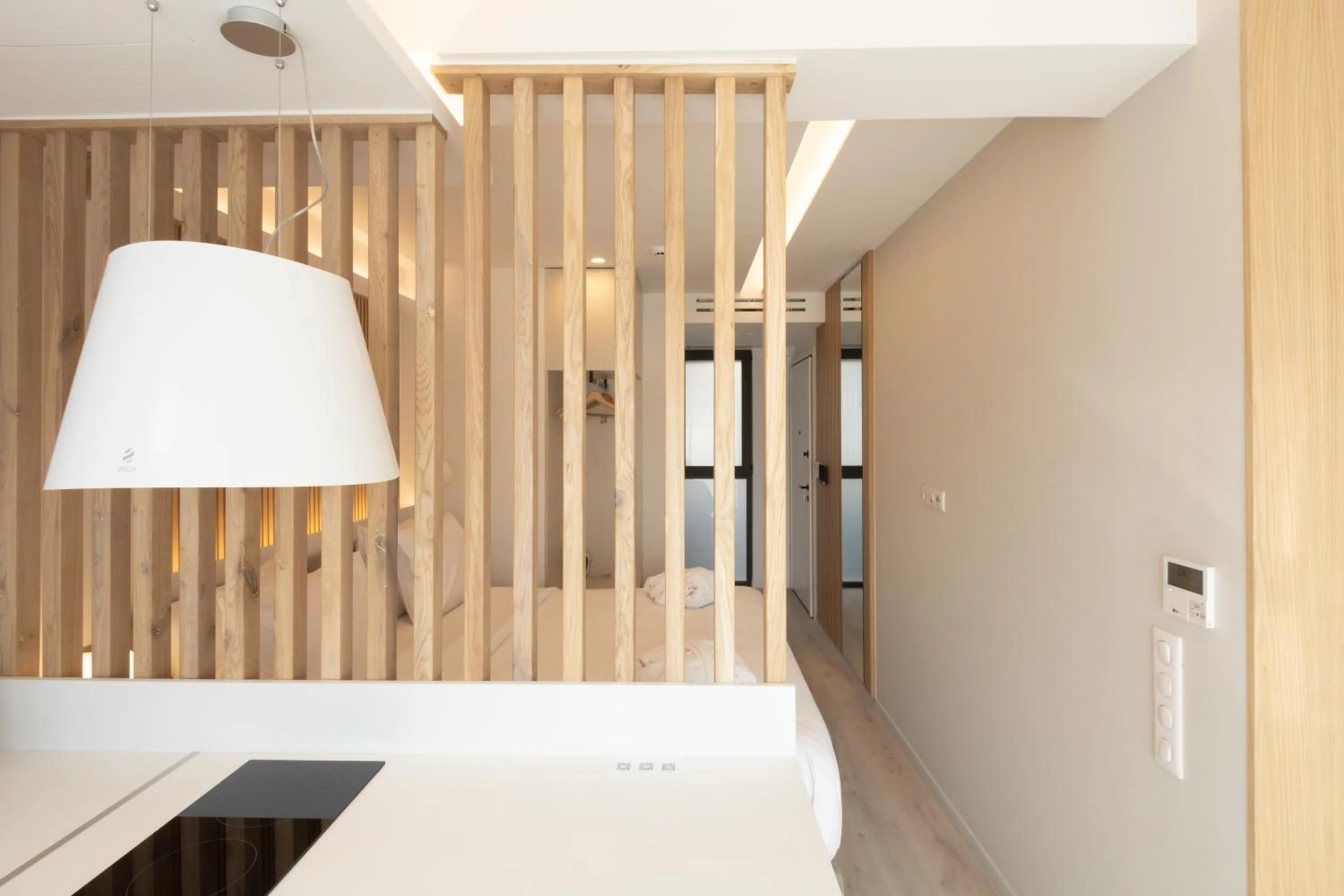 stove, Bed in Incanto Boutique Suites - Mets