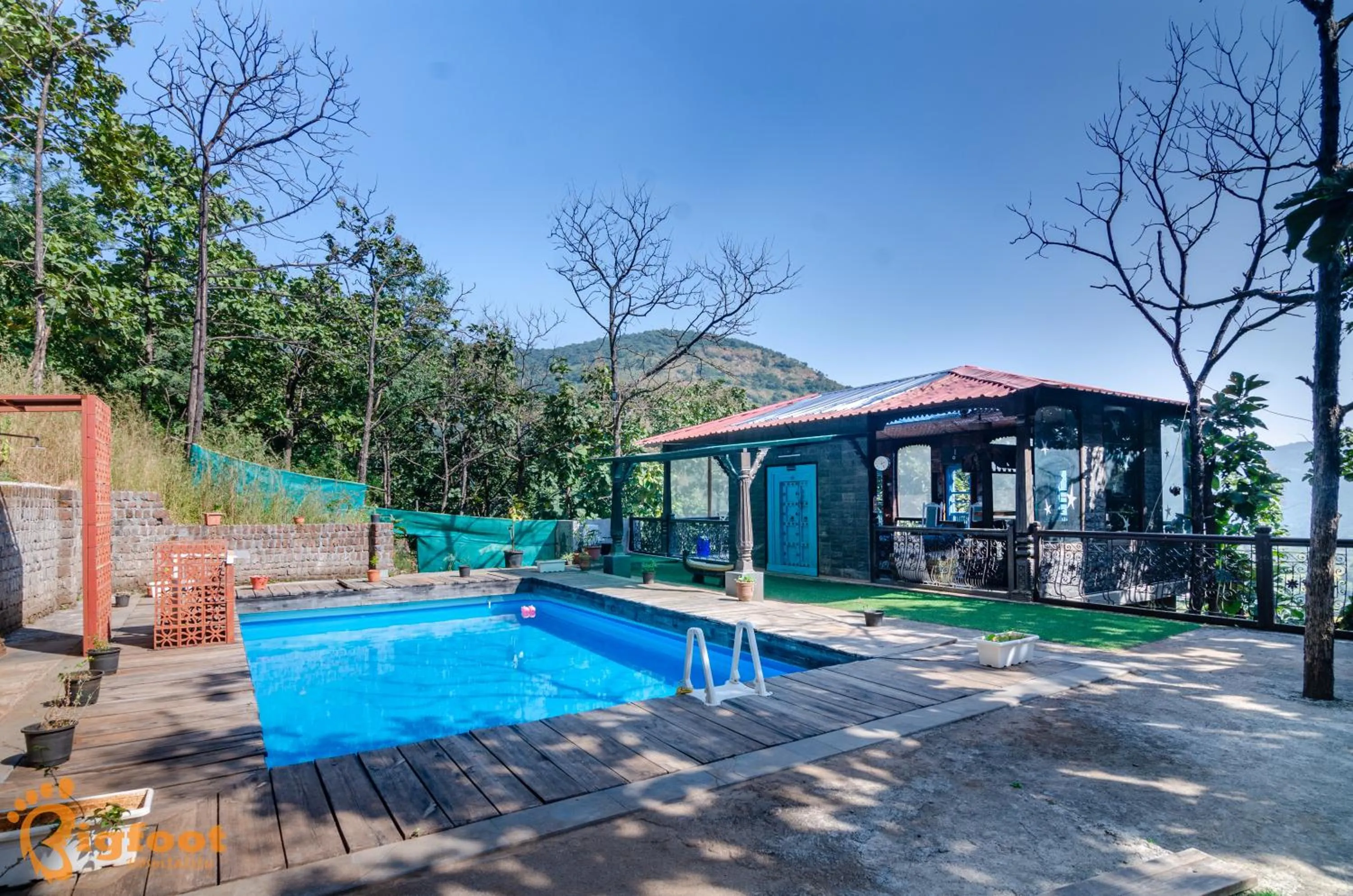 Swimming pool in Ekayana Resorts and Agri Tourism, Mulshi