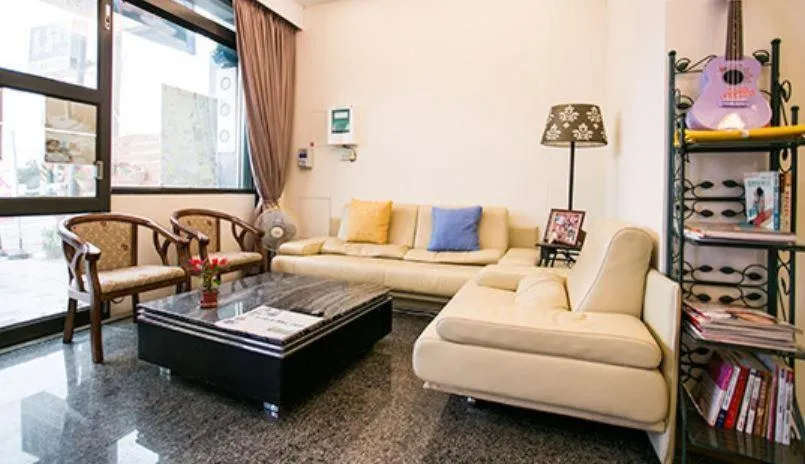 Communal lounge/ TV room in Kenting Mulan Homestay