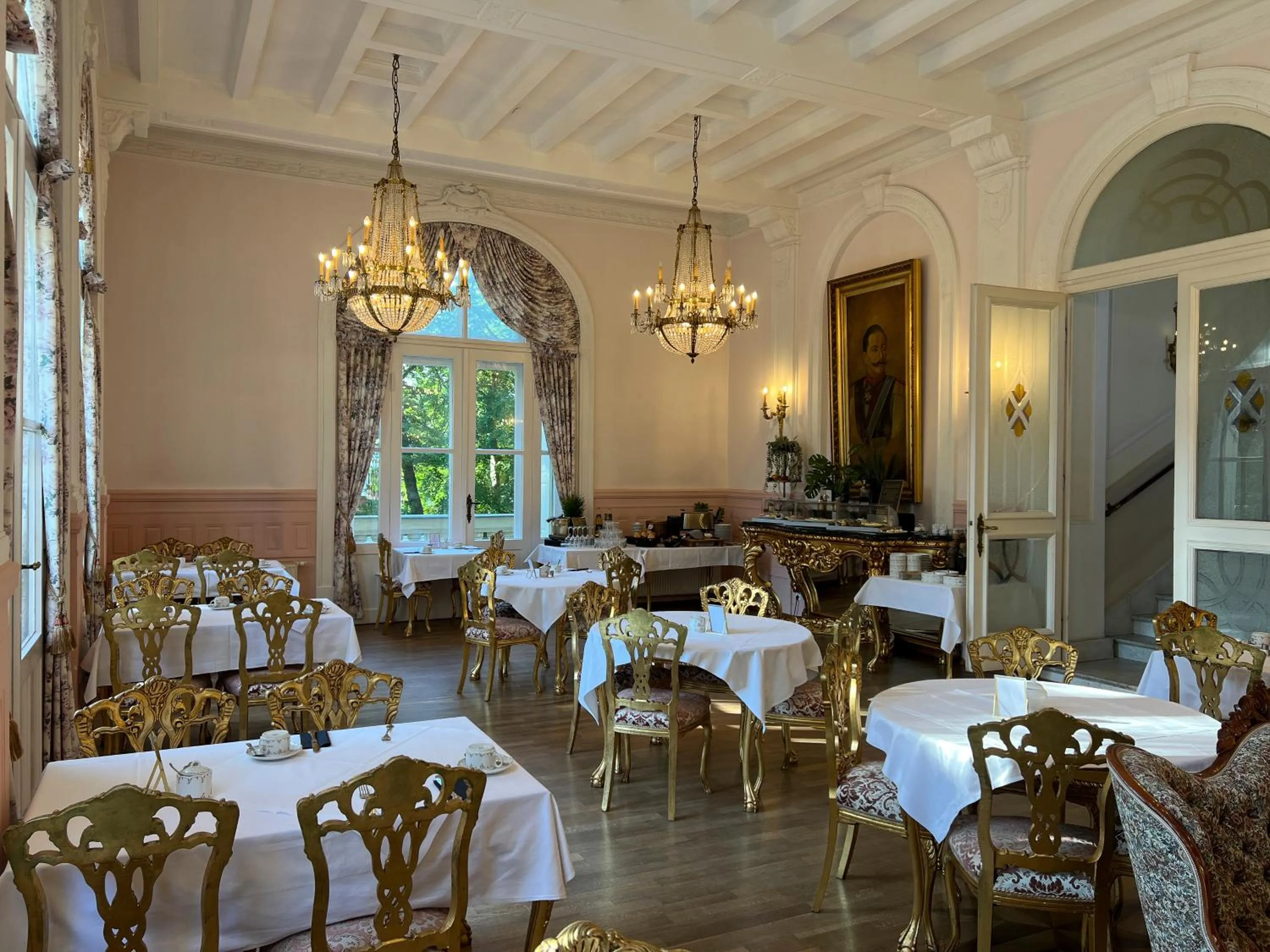 Breakfast in Villa Bleichröder