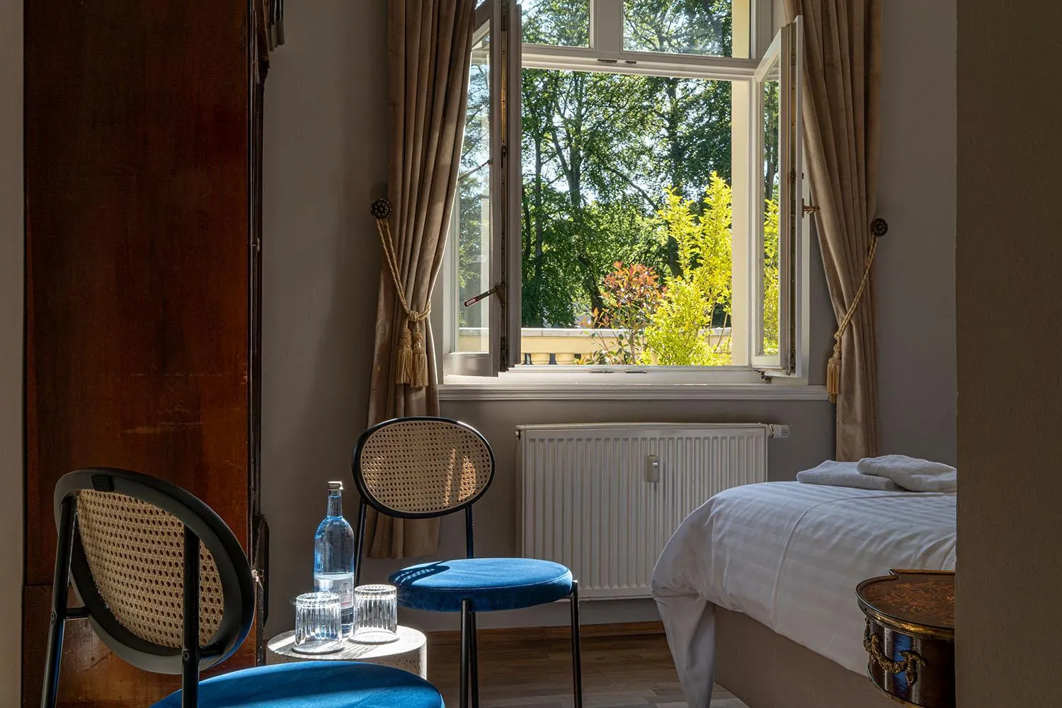 Photo of the whole room, Bed in Villa Bleichröder