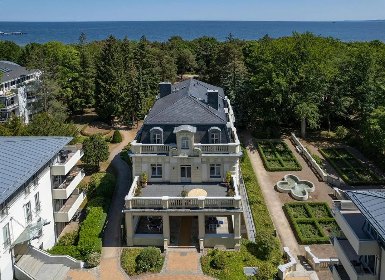 Property building in Villa Bleichröder