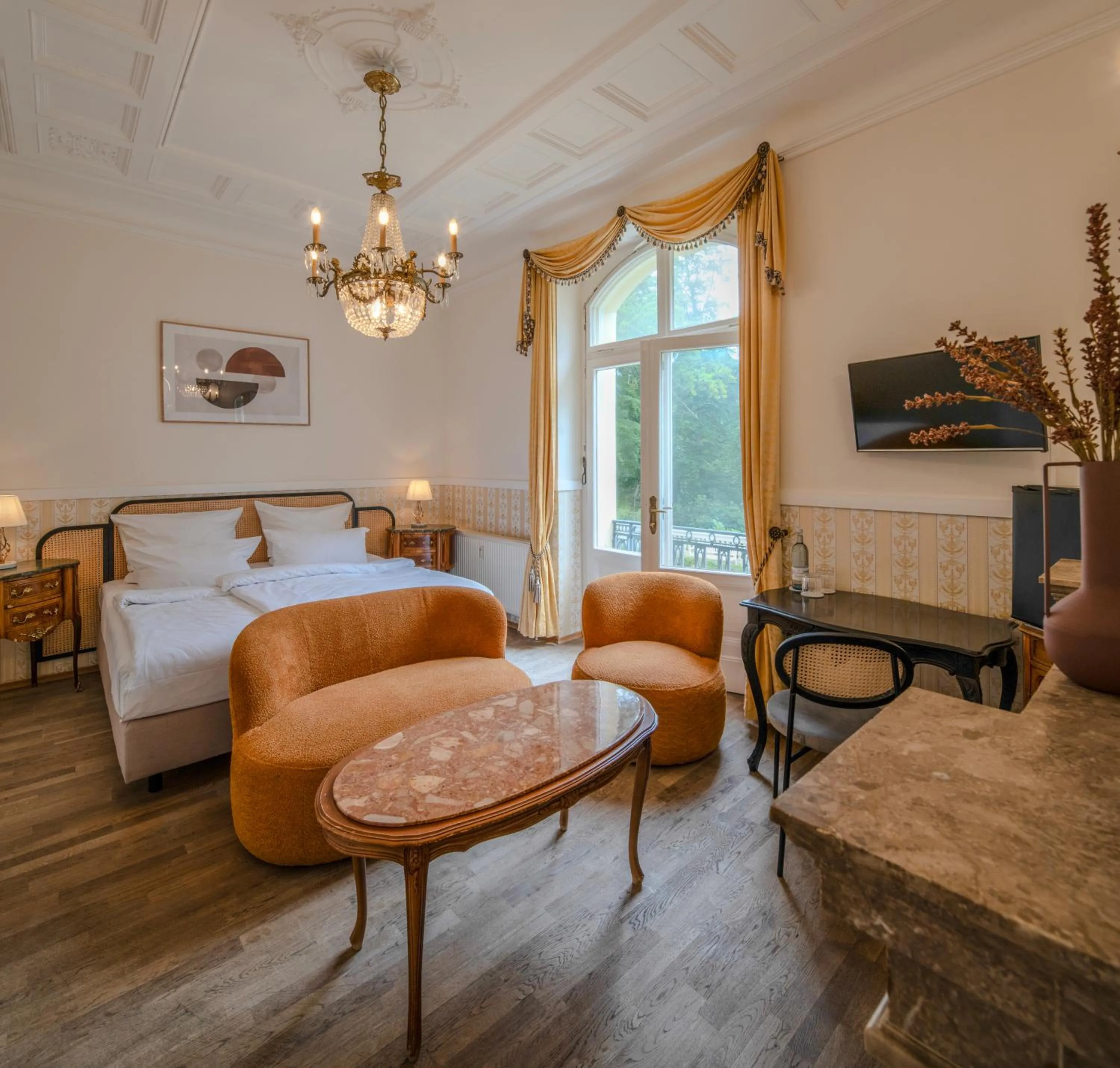 Seating area, Bed in Villa Bleichröder