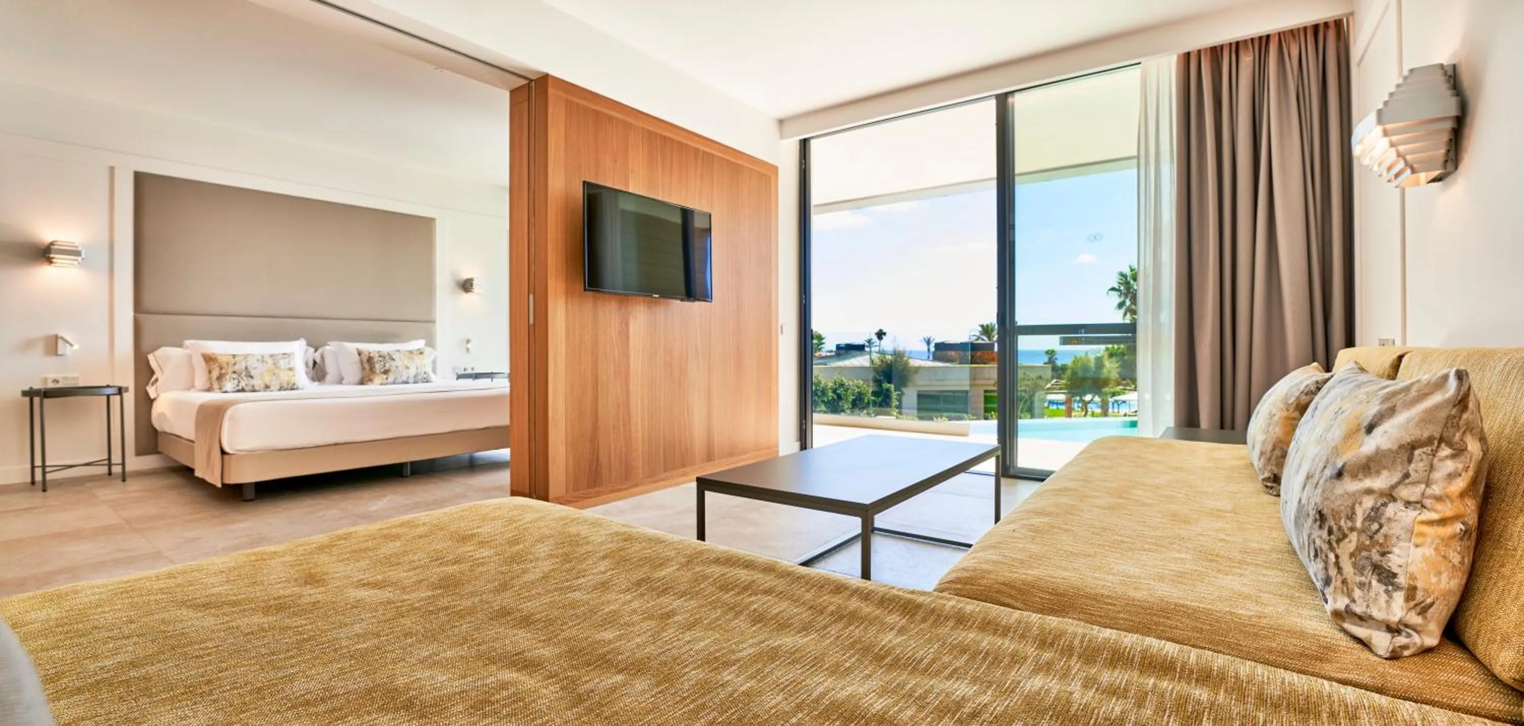 Living room, Bed in Insotel Punta Prima Prestige Suites & Spa
