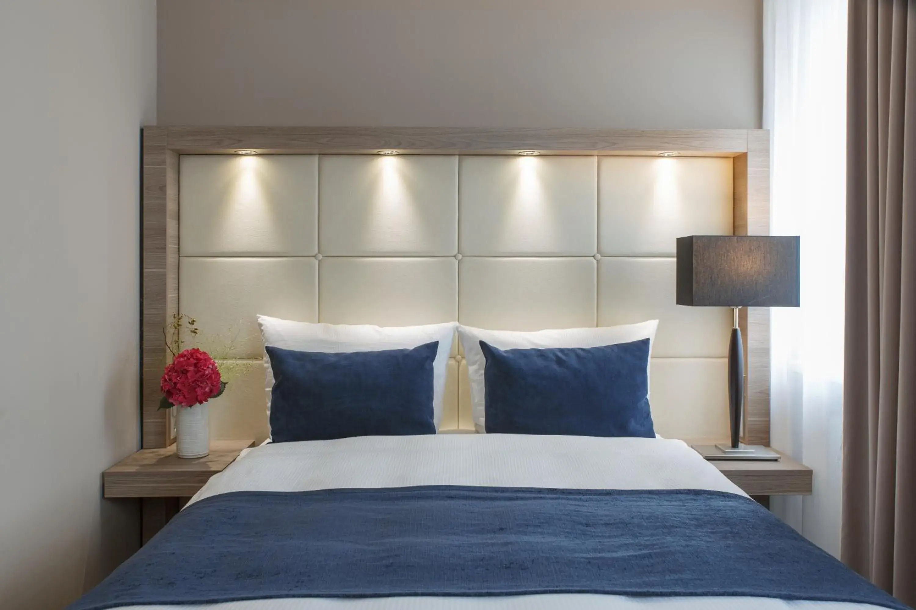 Small Double Room in The Alex Hotel Small Double Room in The Alex Hotel