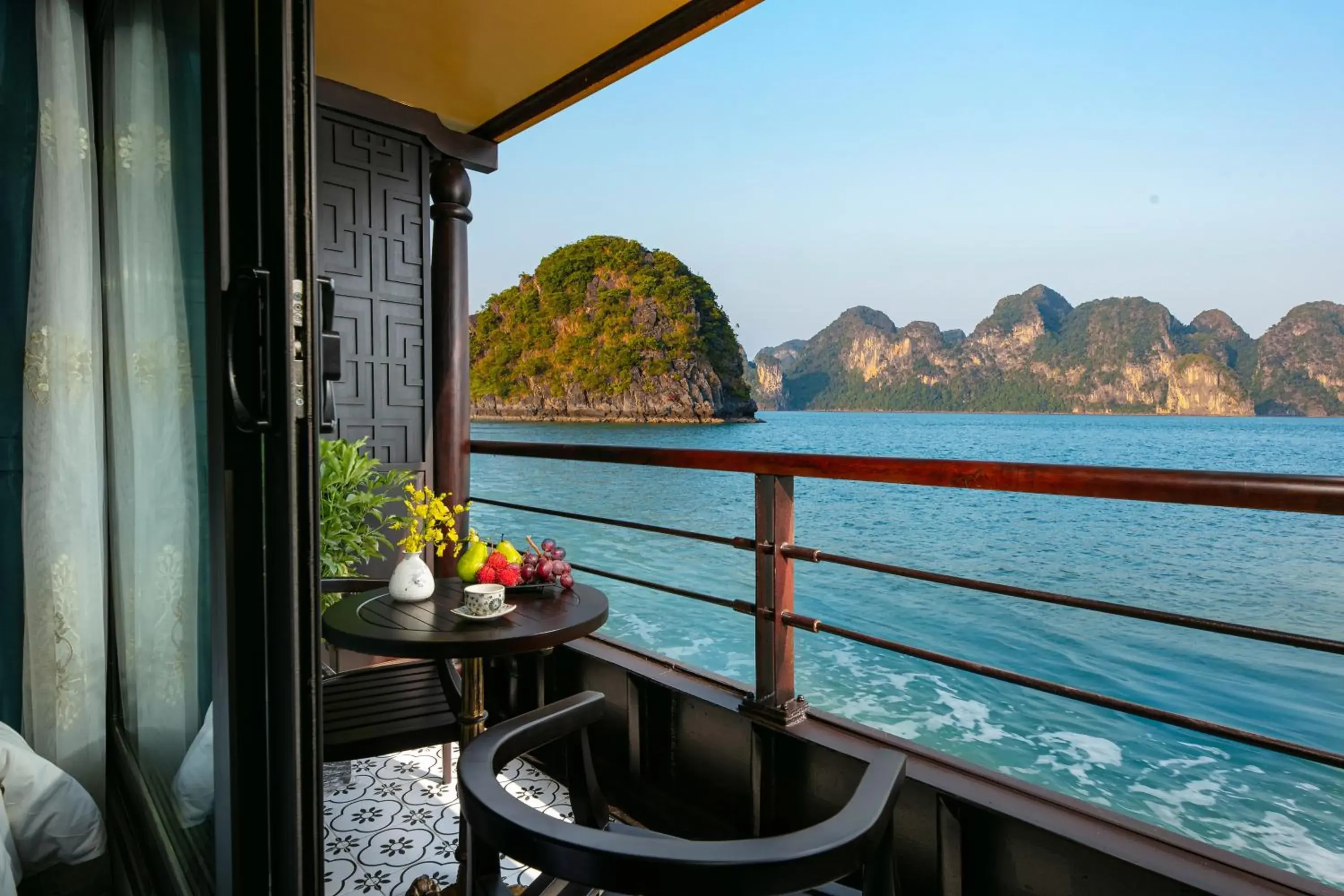 Family Room with Balcony in Nostalgia Halong Cruise Family Room with Balcony in Nostalgia Halong Cruise