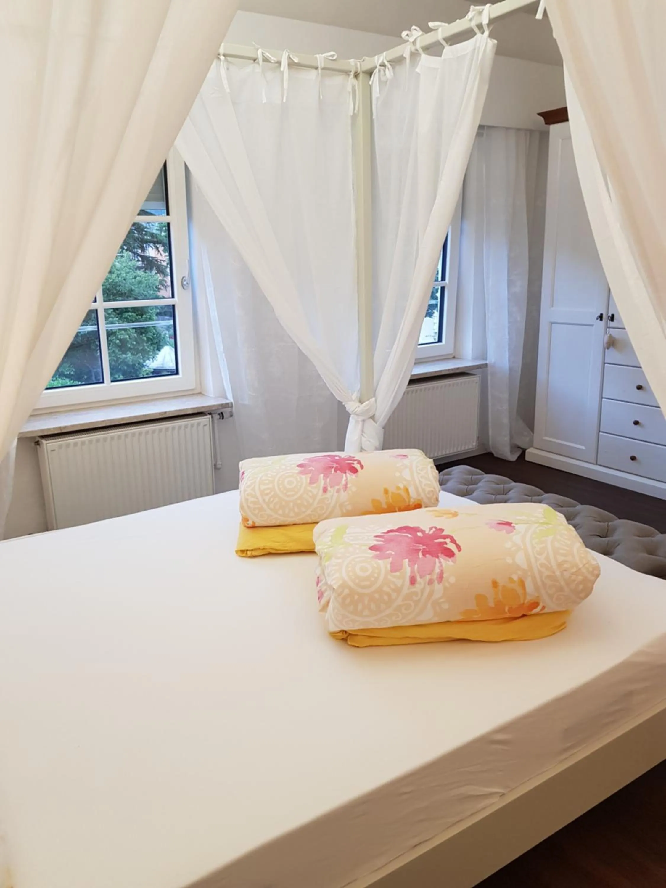 Bed in Garni Villa Tyrol - Adults Only