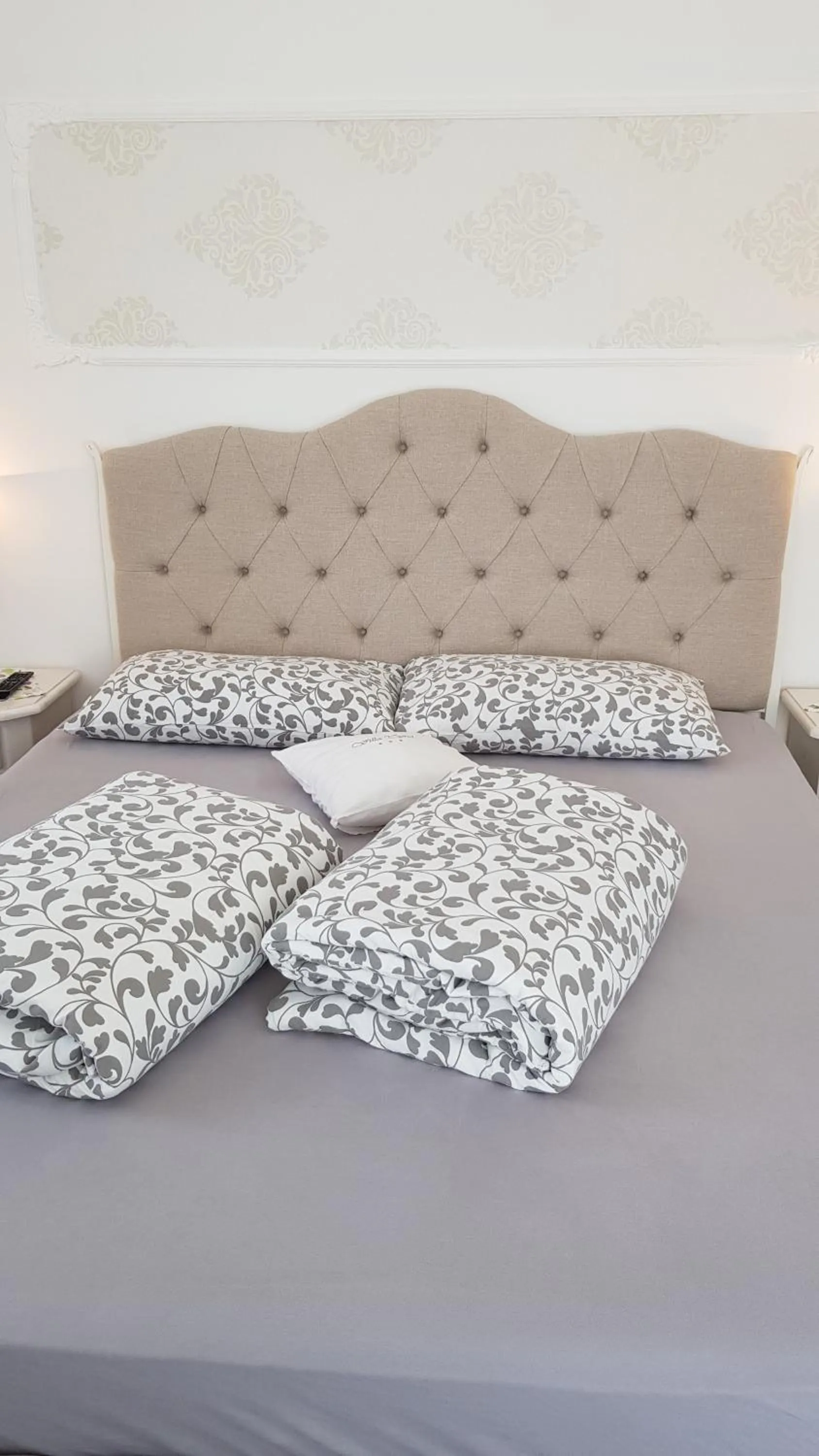 Decorative detail, Bed in Garni Villa Tyrol - Adults Only