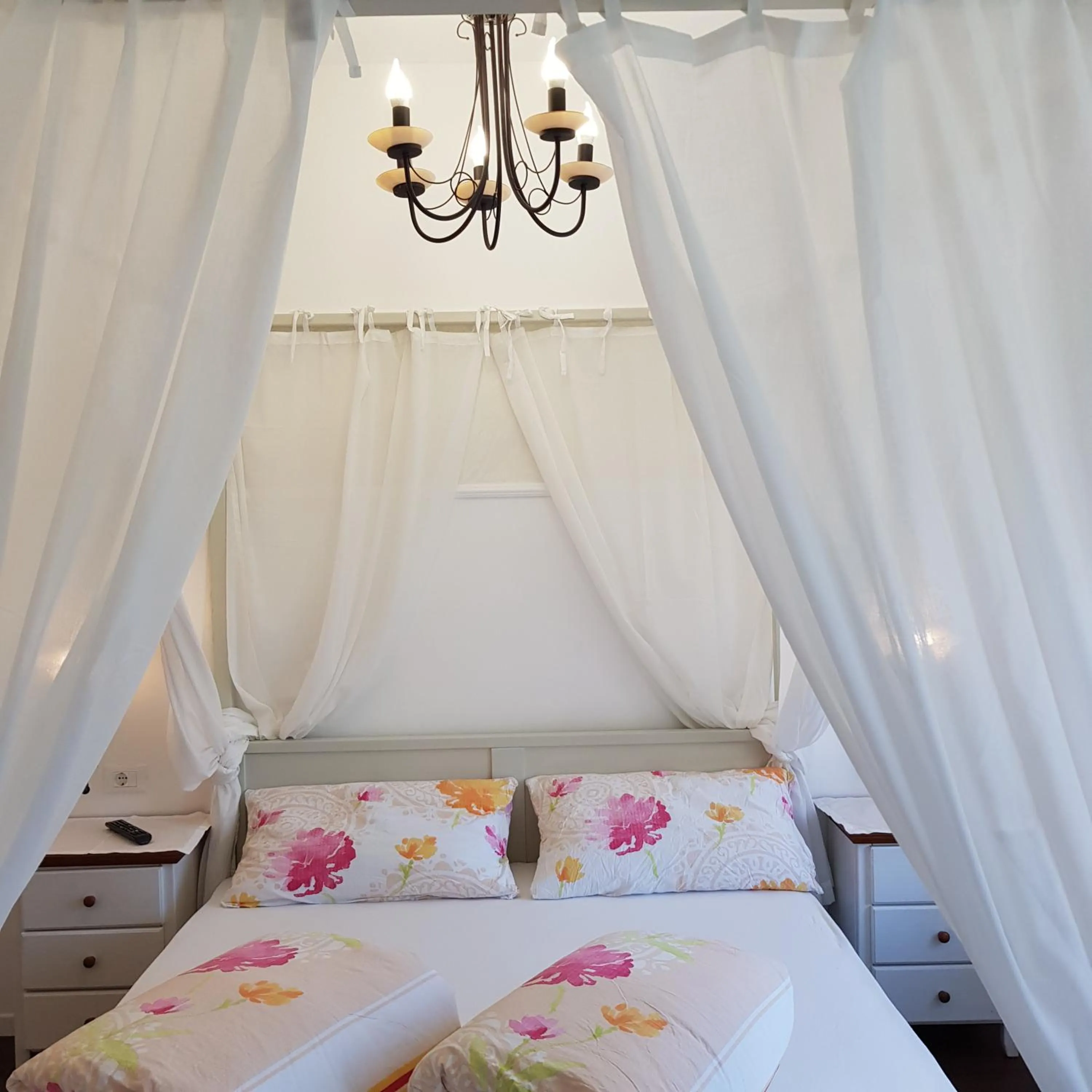 Bed in Garni Villa Tyrol - Adults Only