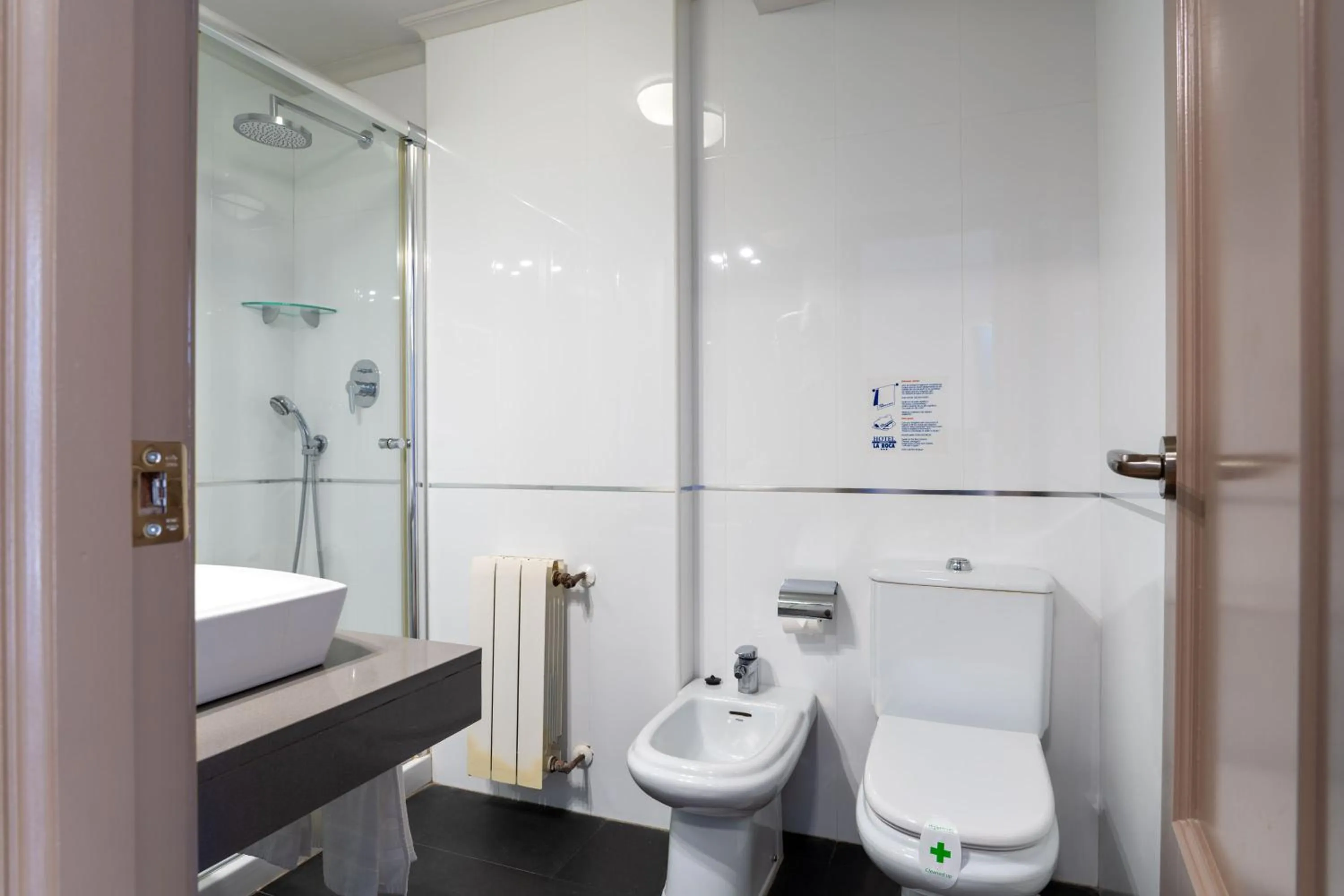 Bathroom in Chateau La Roca