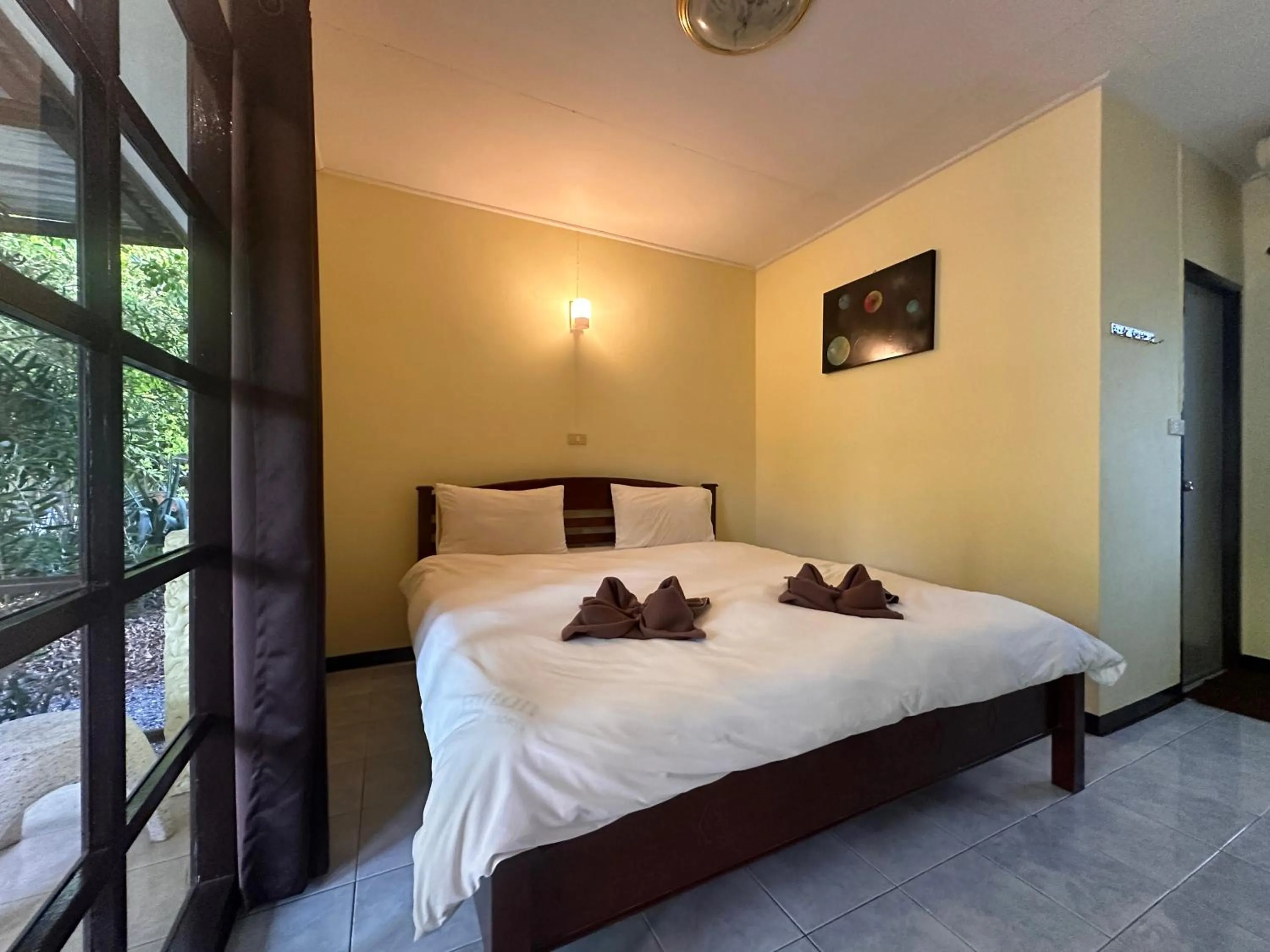 Bedroom, Bed in Blue Beach Resort