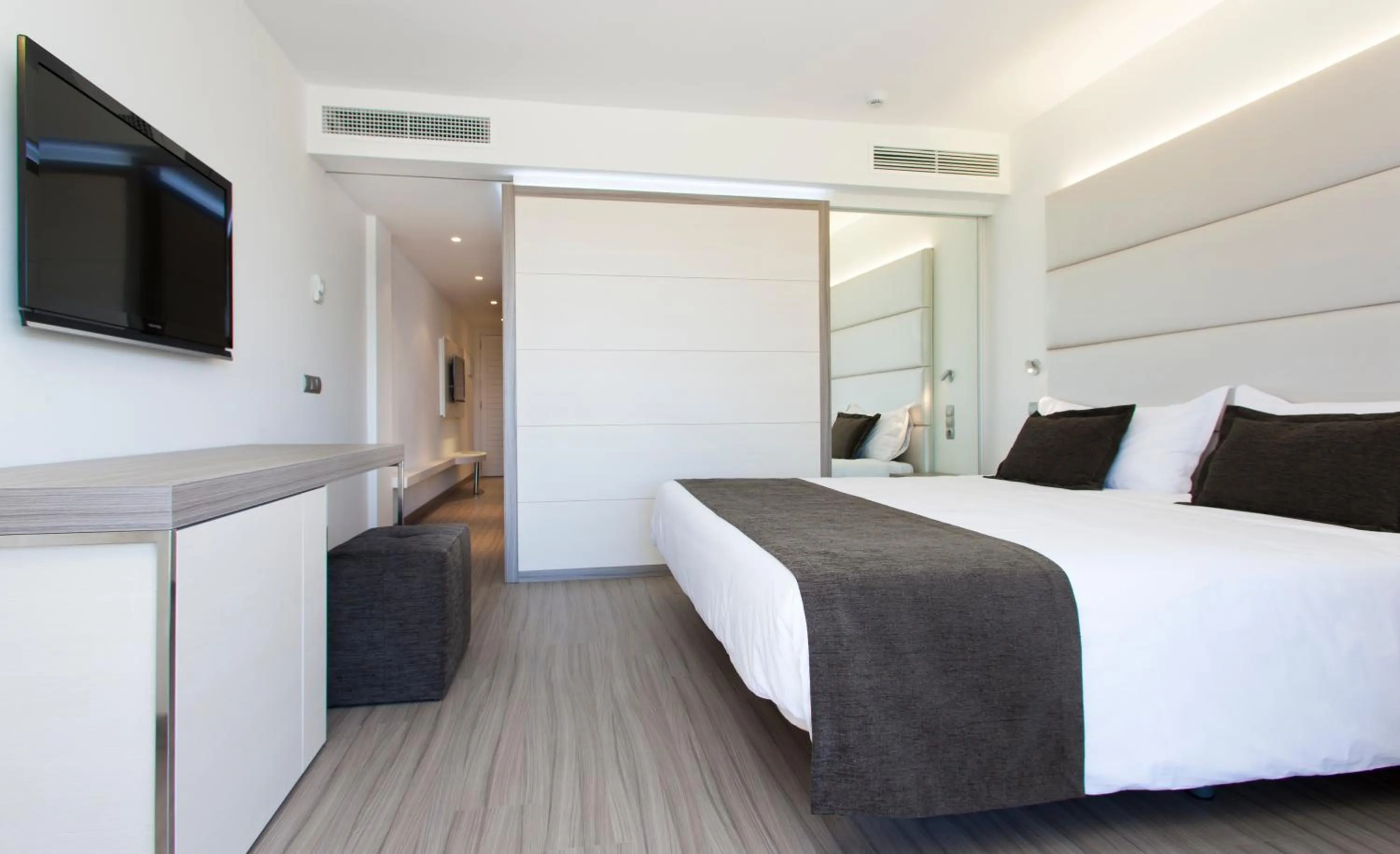 Photo of the whole room in Insotel Cala Mandia Resort