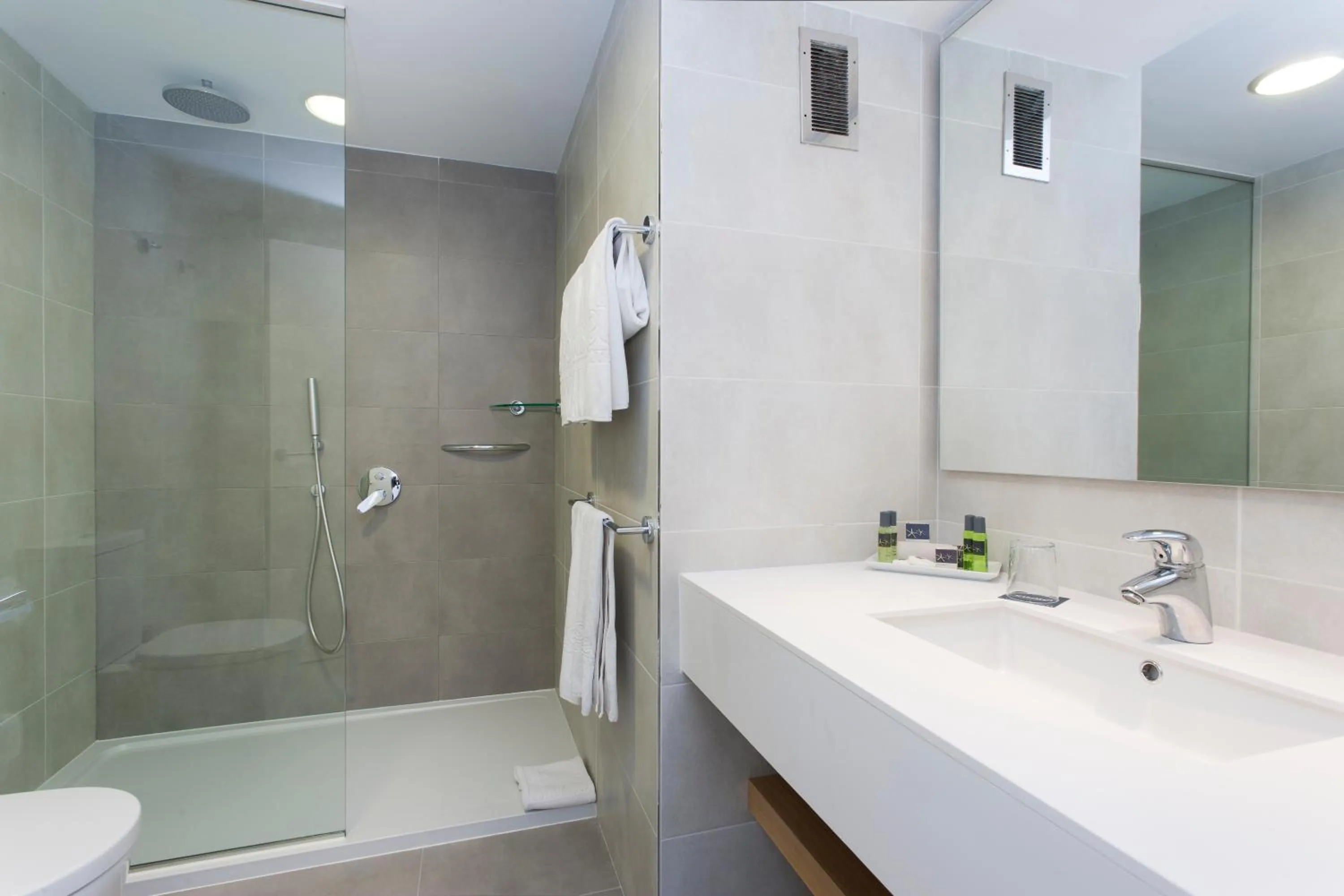 Bathroom in Insotel Cala Mandia Resort