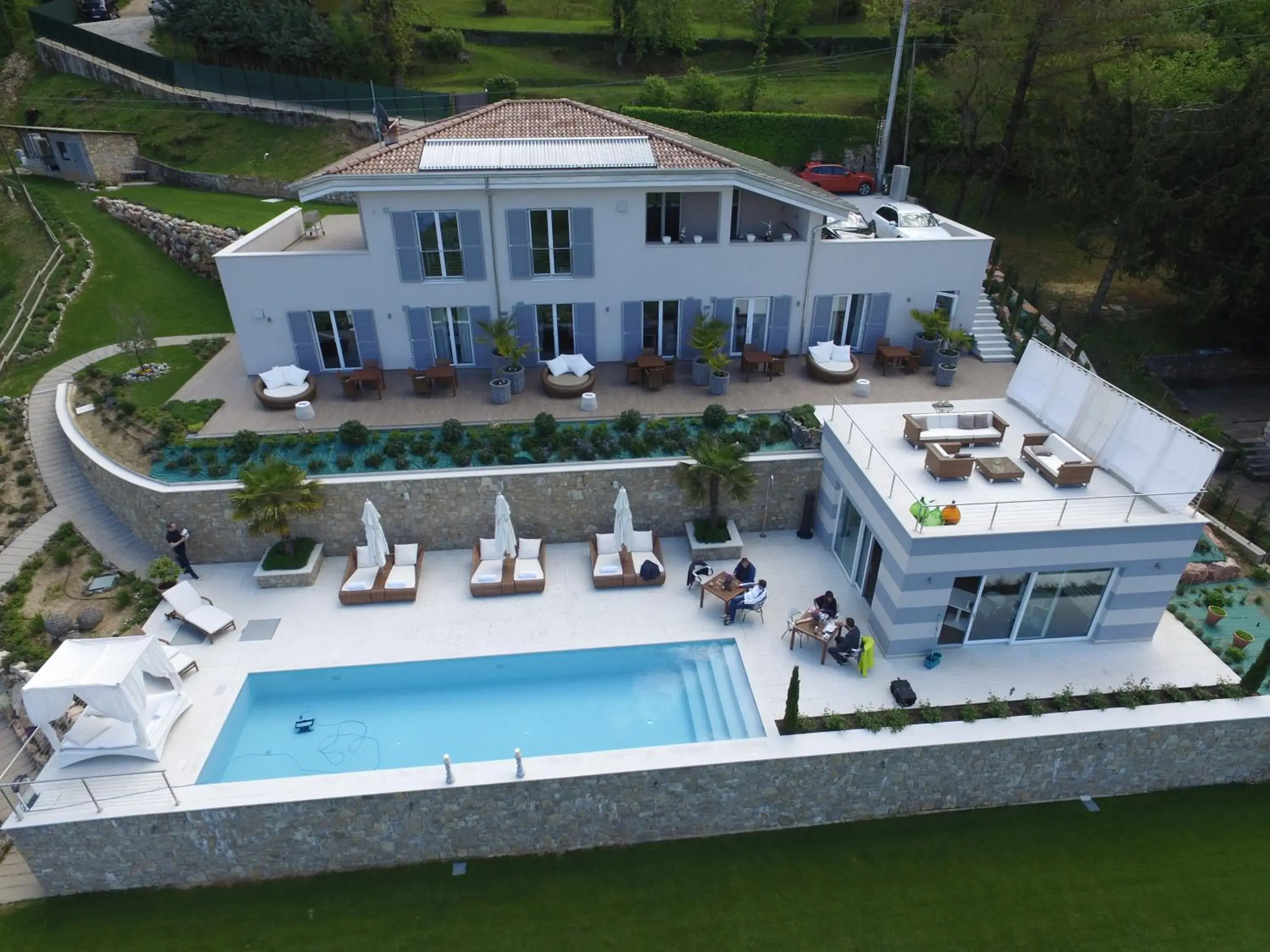 Zeno Suites Zeno Suites