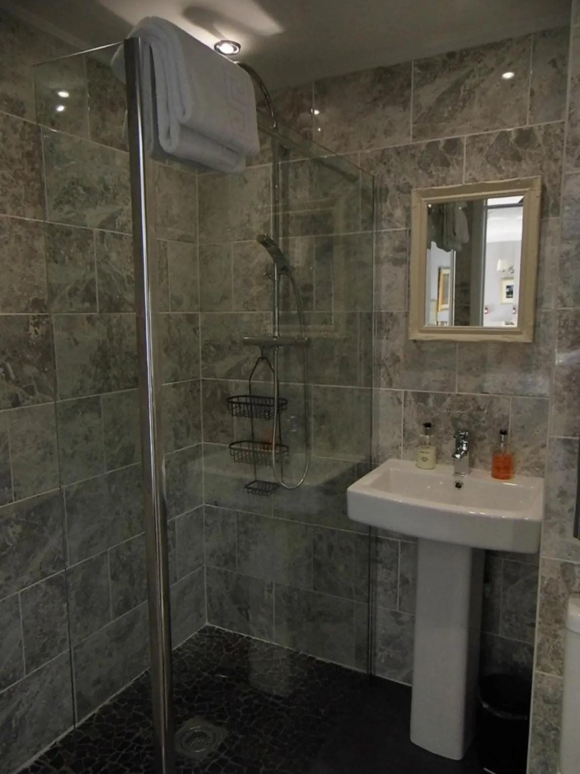 Bathroom in The Mill at Glynhir