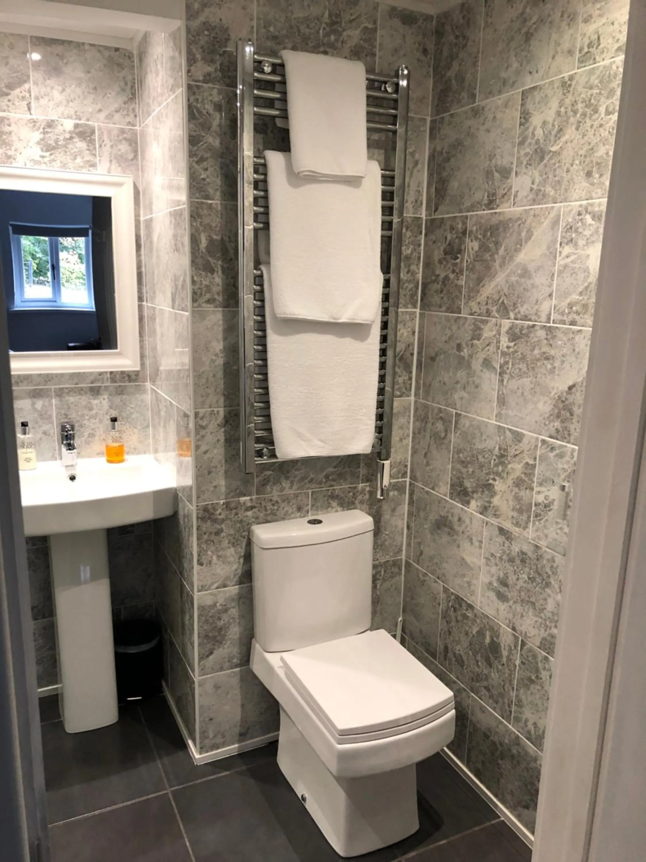Bathroom in The Mill at Glynhir