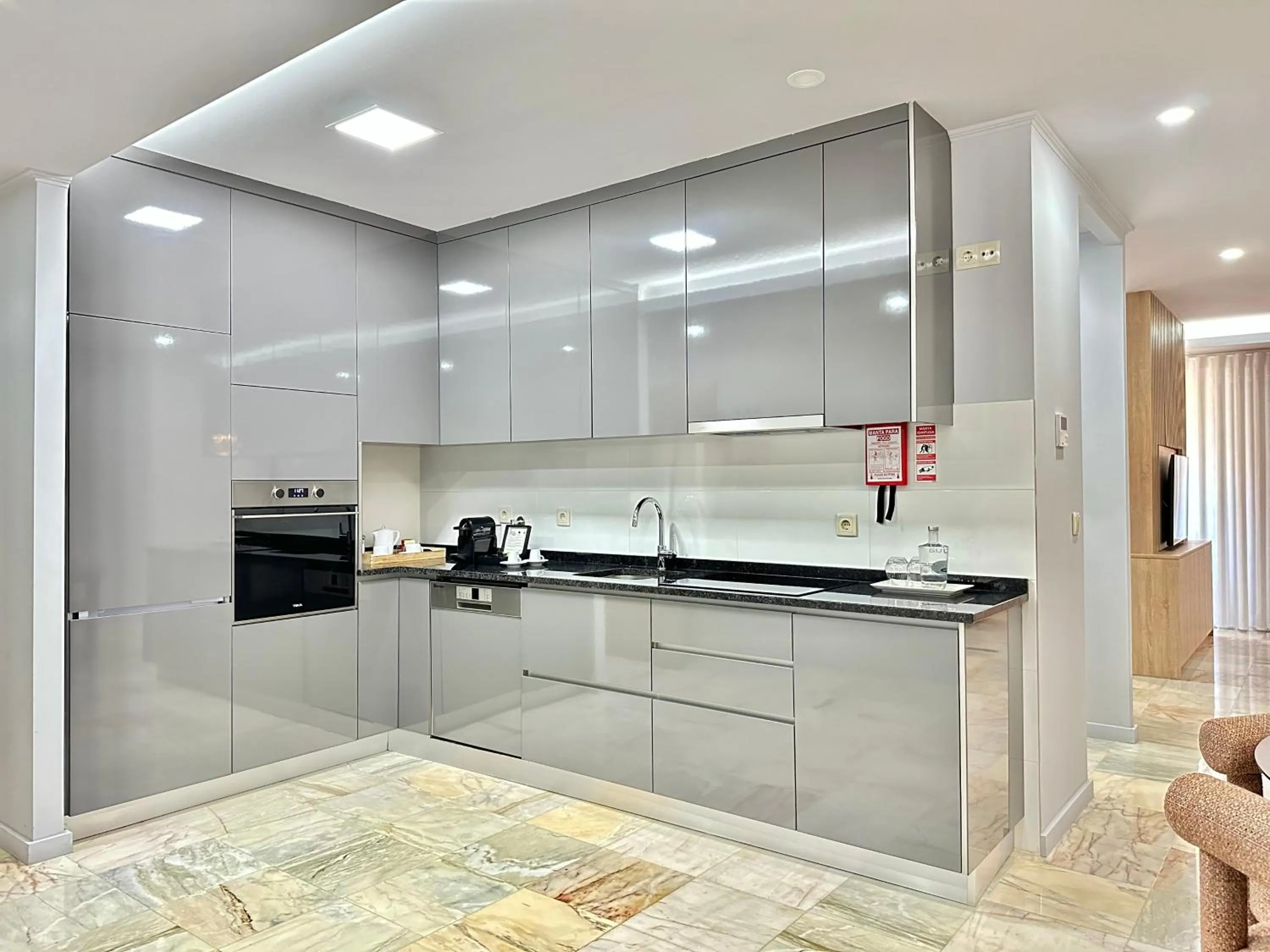 Kitchen or kitchenette in YOUROPO - Downtown