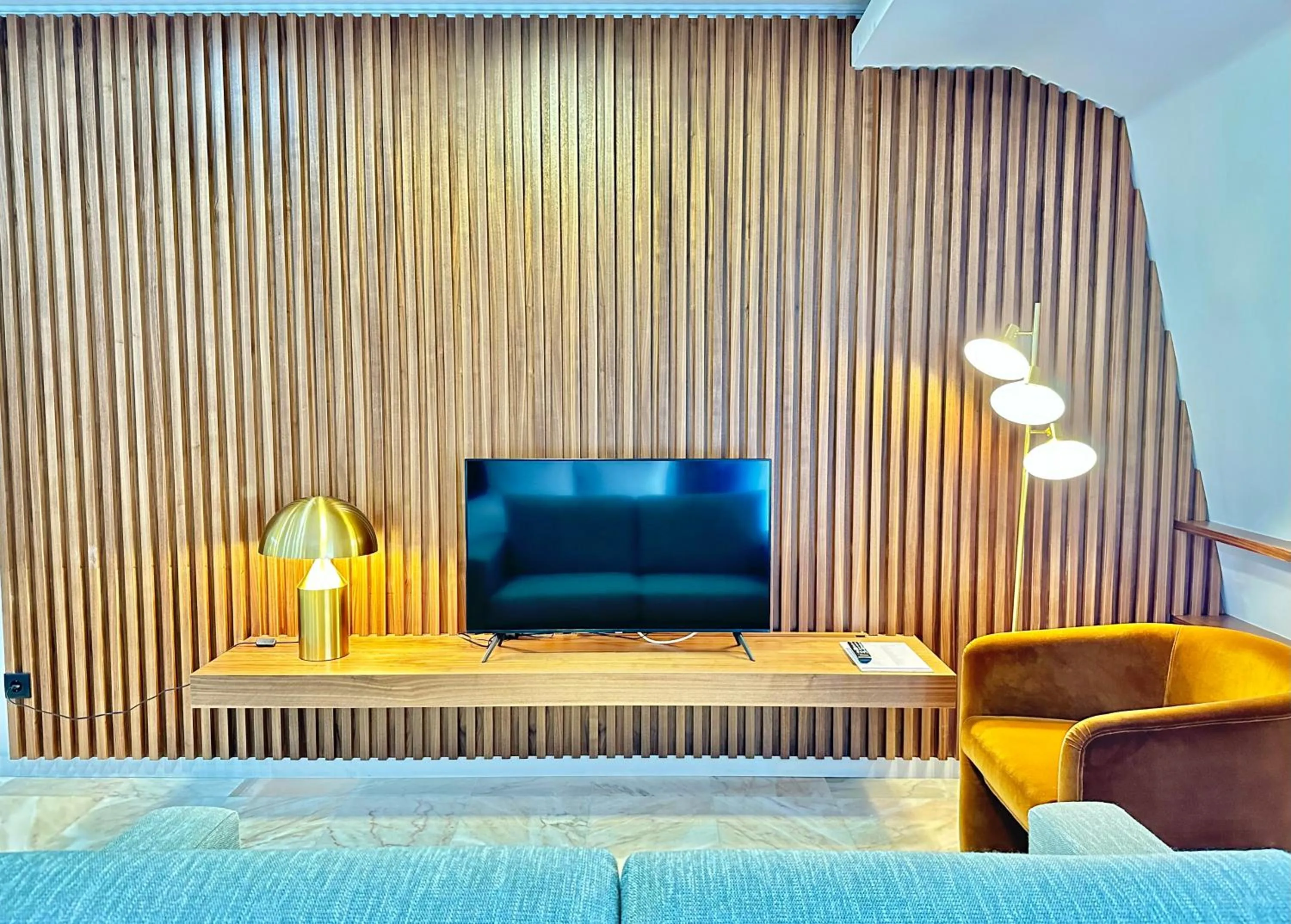 Communal lounge/ TV room in YOUROPO - Downtown