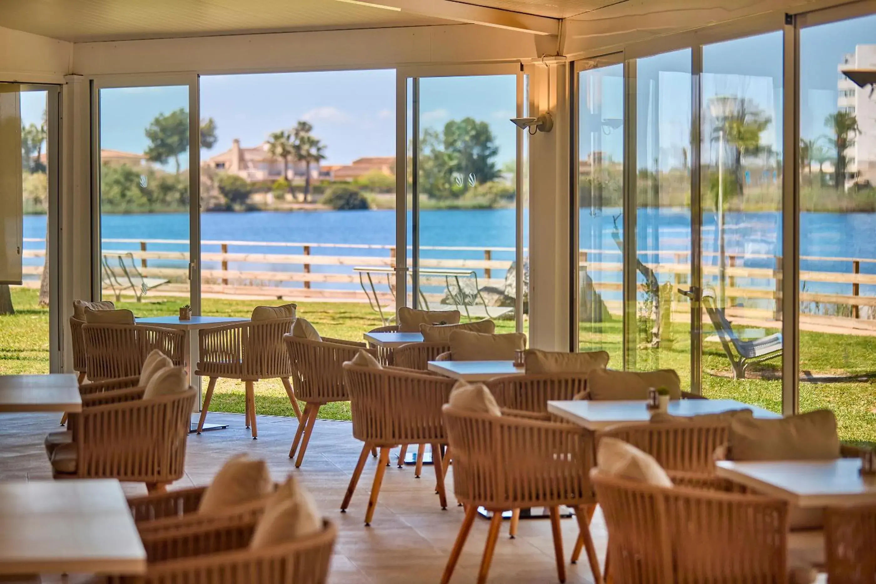 Restaurant/places to eat in Universal Aparthotel Elisa Restaurant/places to eat in Universal Aparthotel Elisa