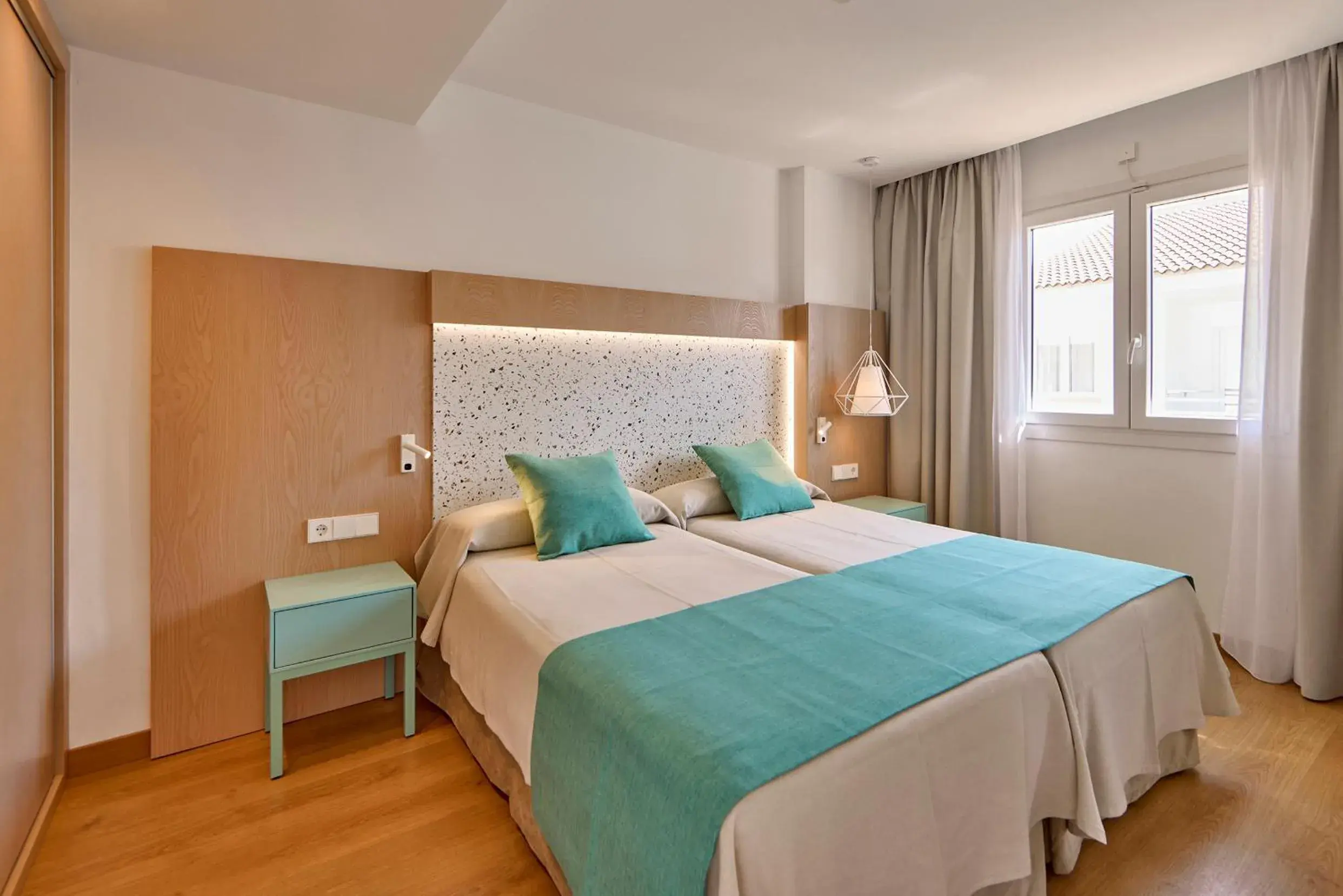 One-Bedroom Apartment with Balcony (2 Adults + 2 Children) in Universal Aparthotel Elisa One-Bedroom Apartment with Balcony (2 Adults + 2 Children) in Universal Aparthotel Elisa