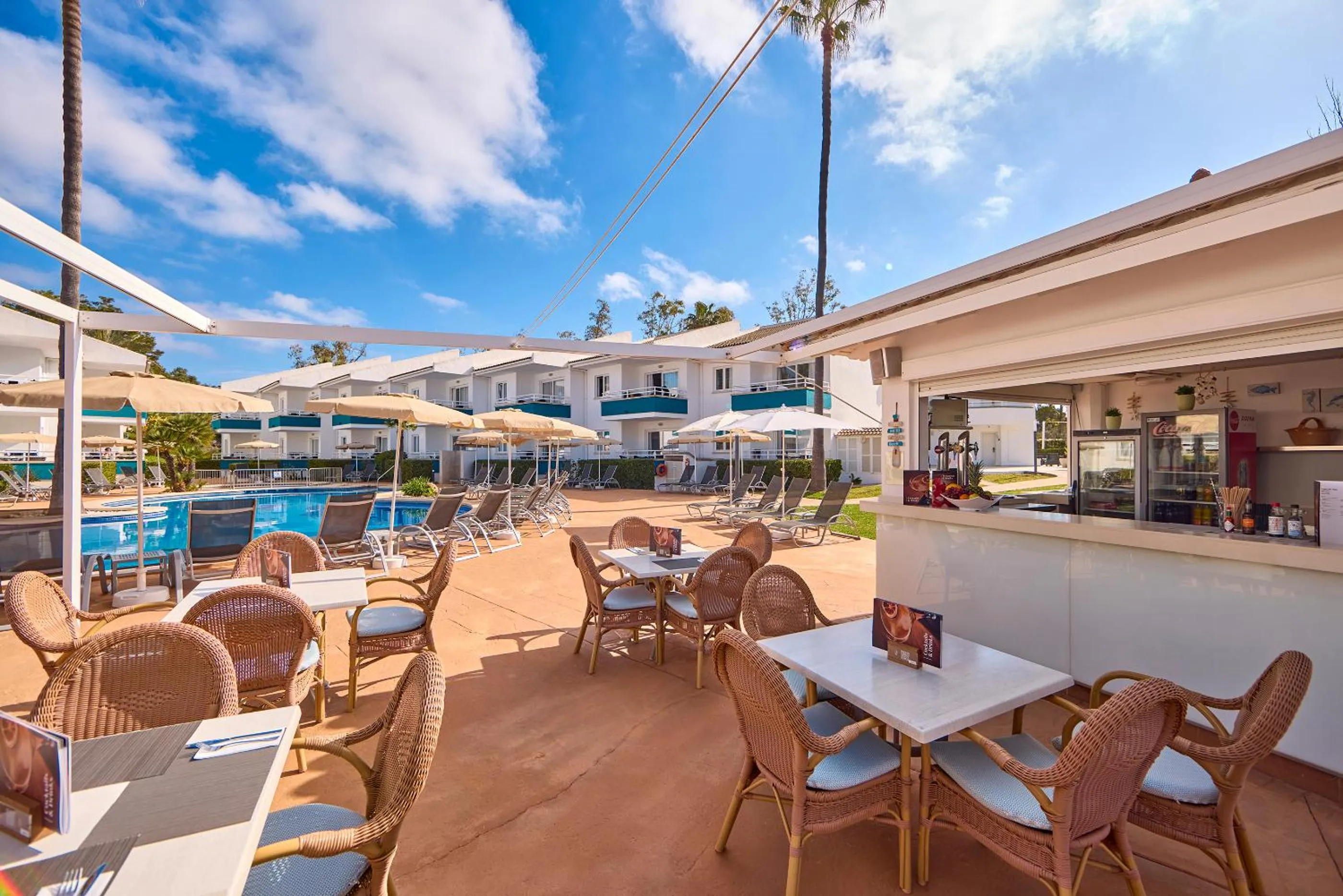 Restaurant/places to eat in Universal Aparthotel Elisa