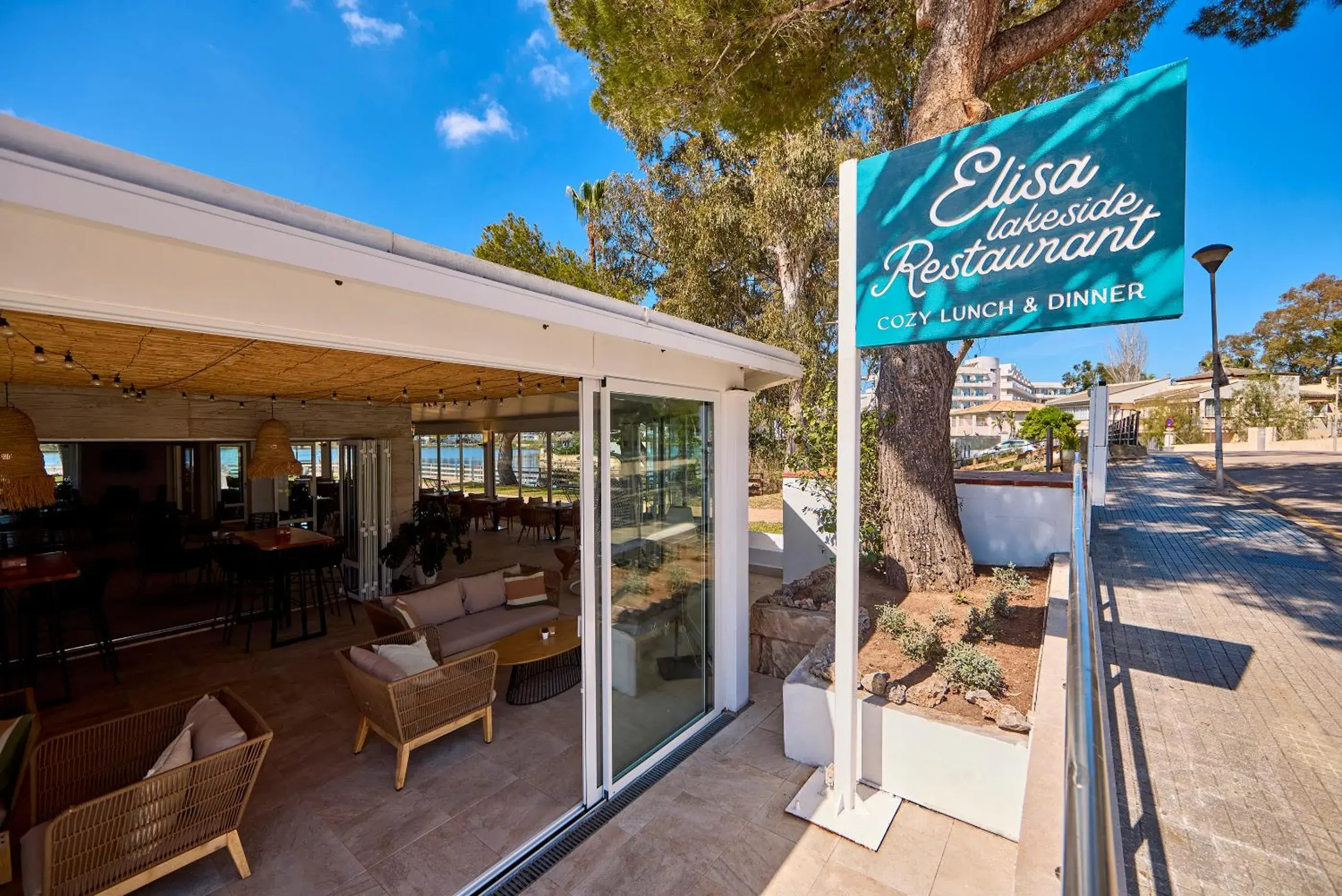 Property building in Universal Aparthotel Elisa Property building in Universal Aparthotel Elisa