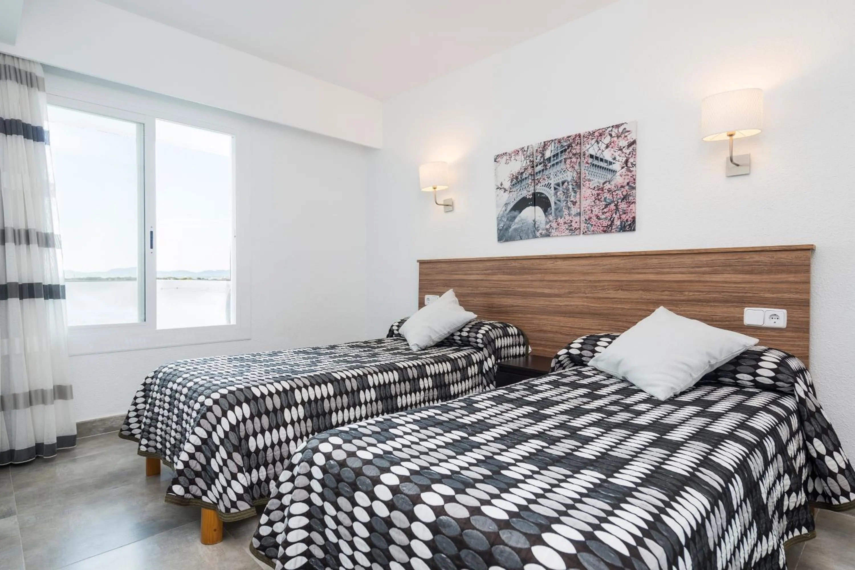 Decorative detail, Bed in Apartamentos Siesta I