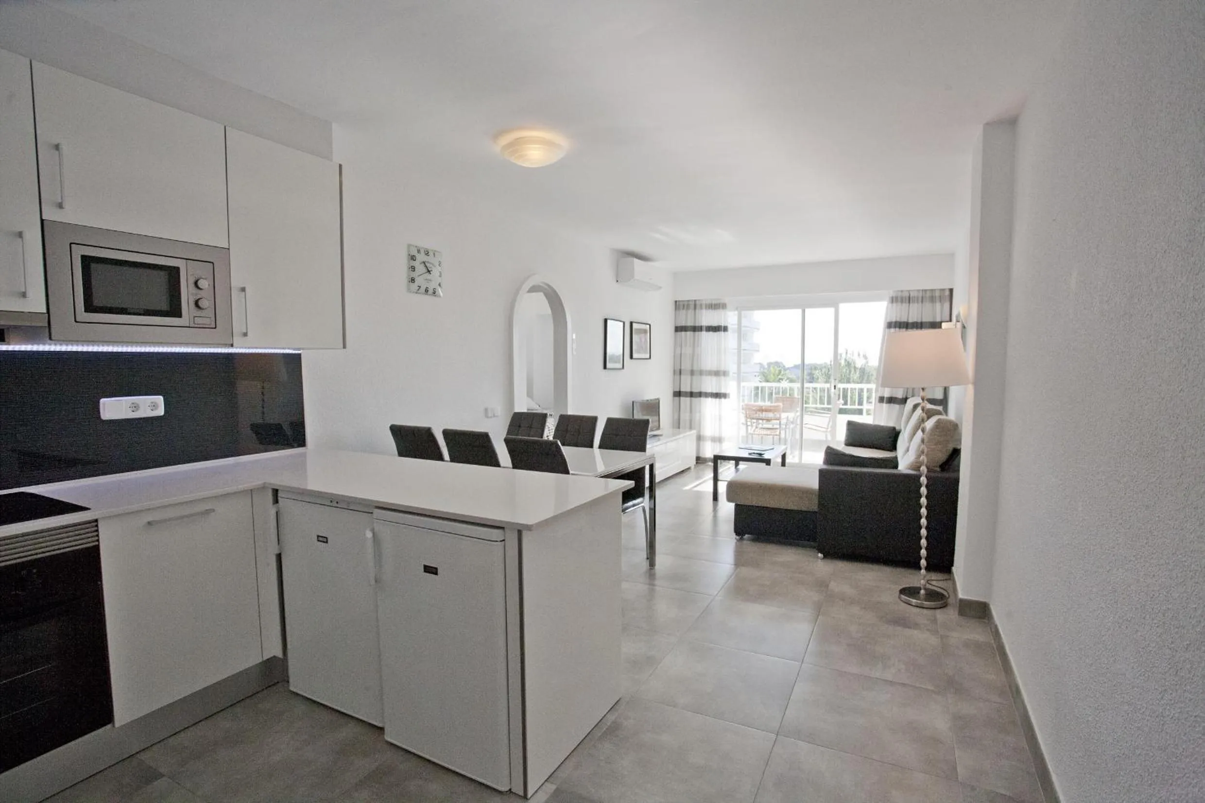 Kitchen or kitchenette in Apartamentos Siesta I