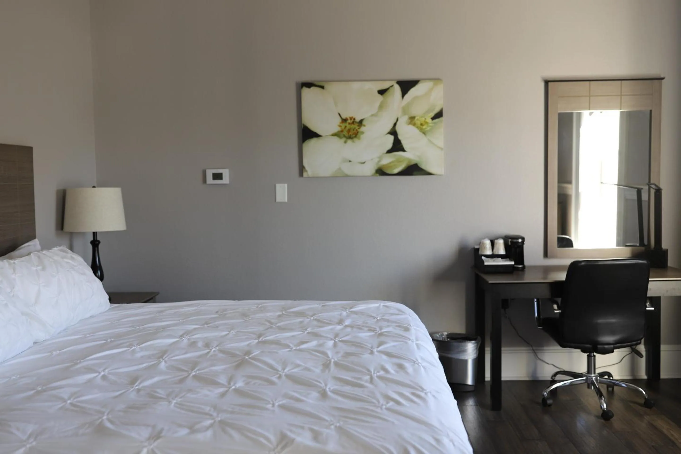 Bedroom, Bed in Cornerstone Inn