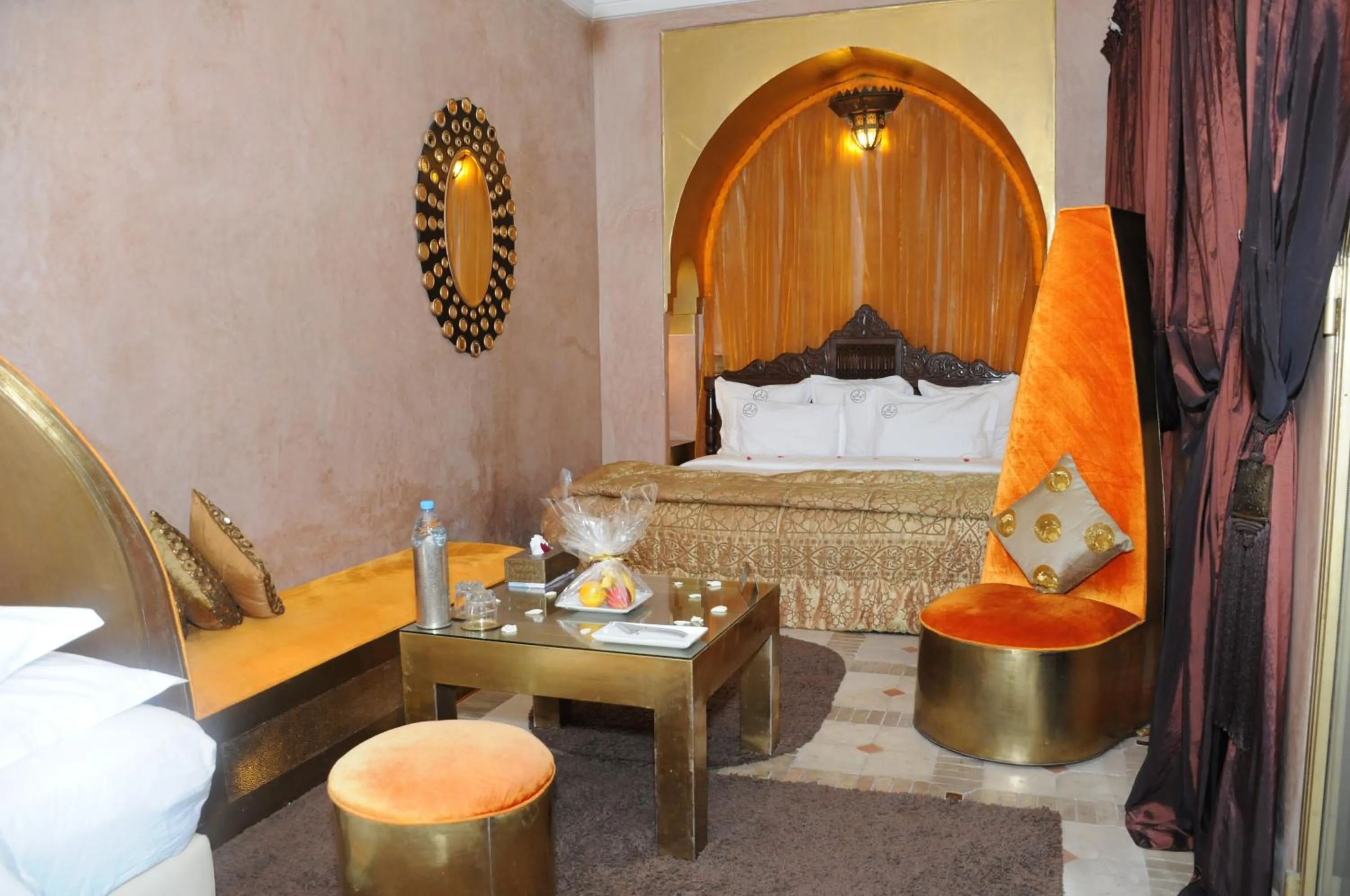 Photo of the whole room, Bed in Riad Wow