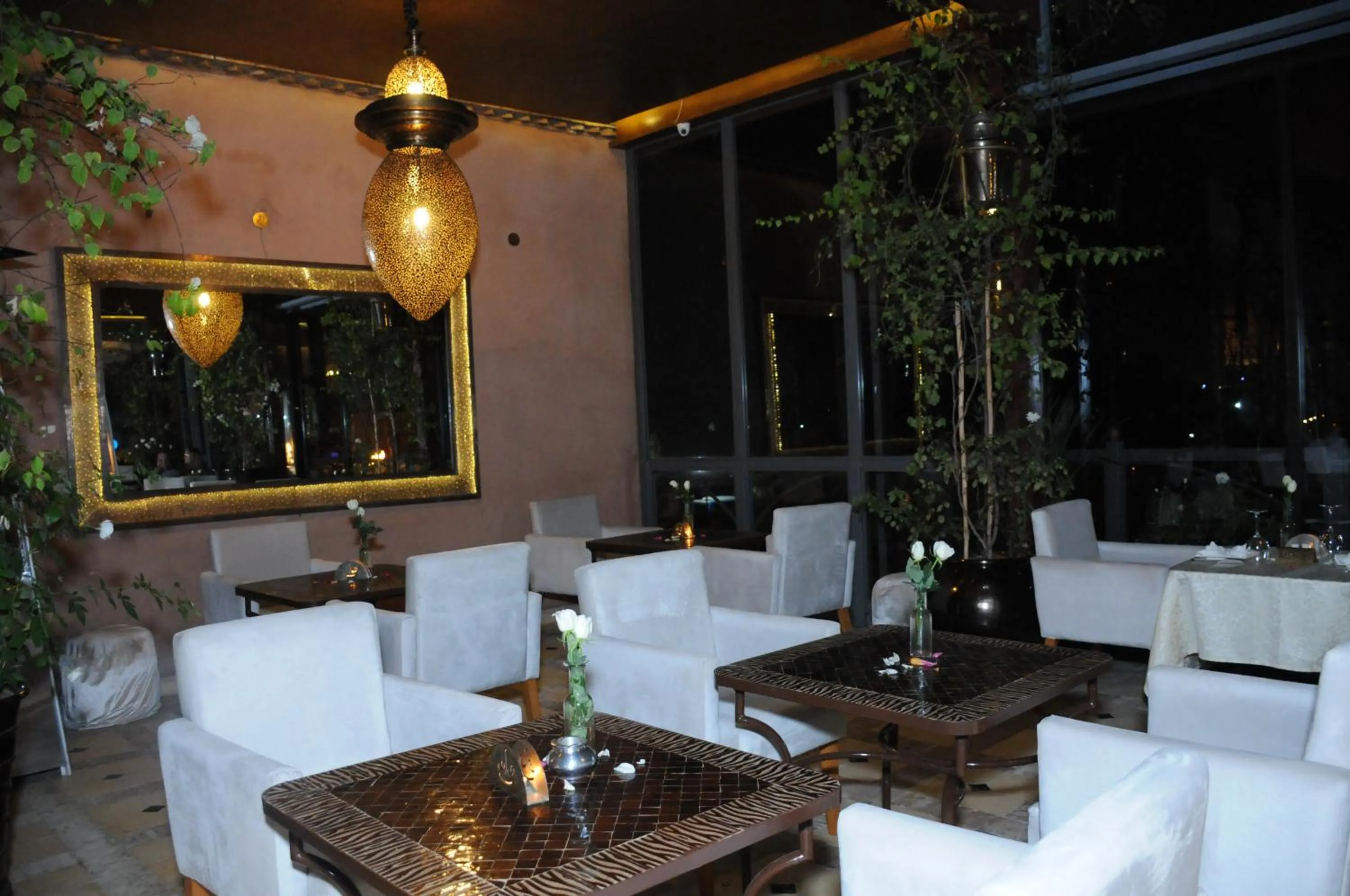 Restaurant/places to eat in Riad Wow