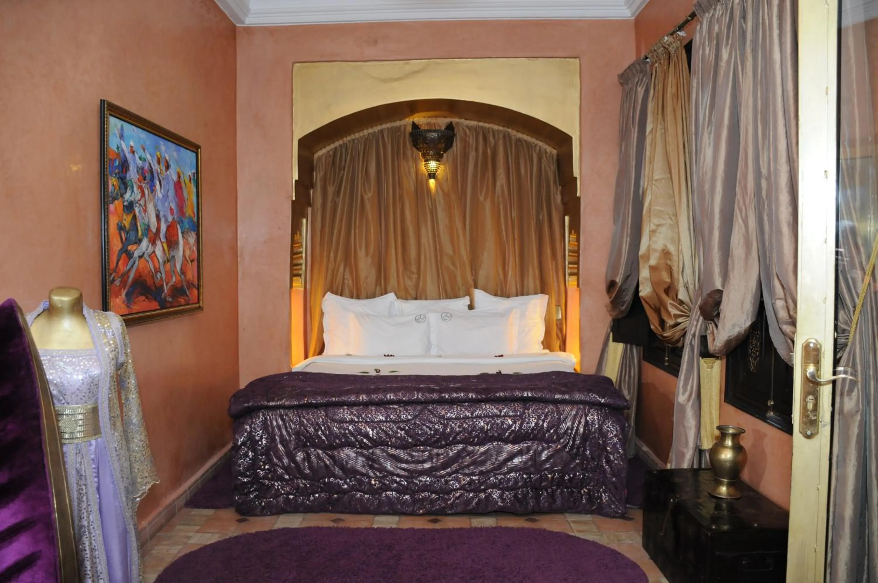 Photo of the whole room, Bed in Riad Wow