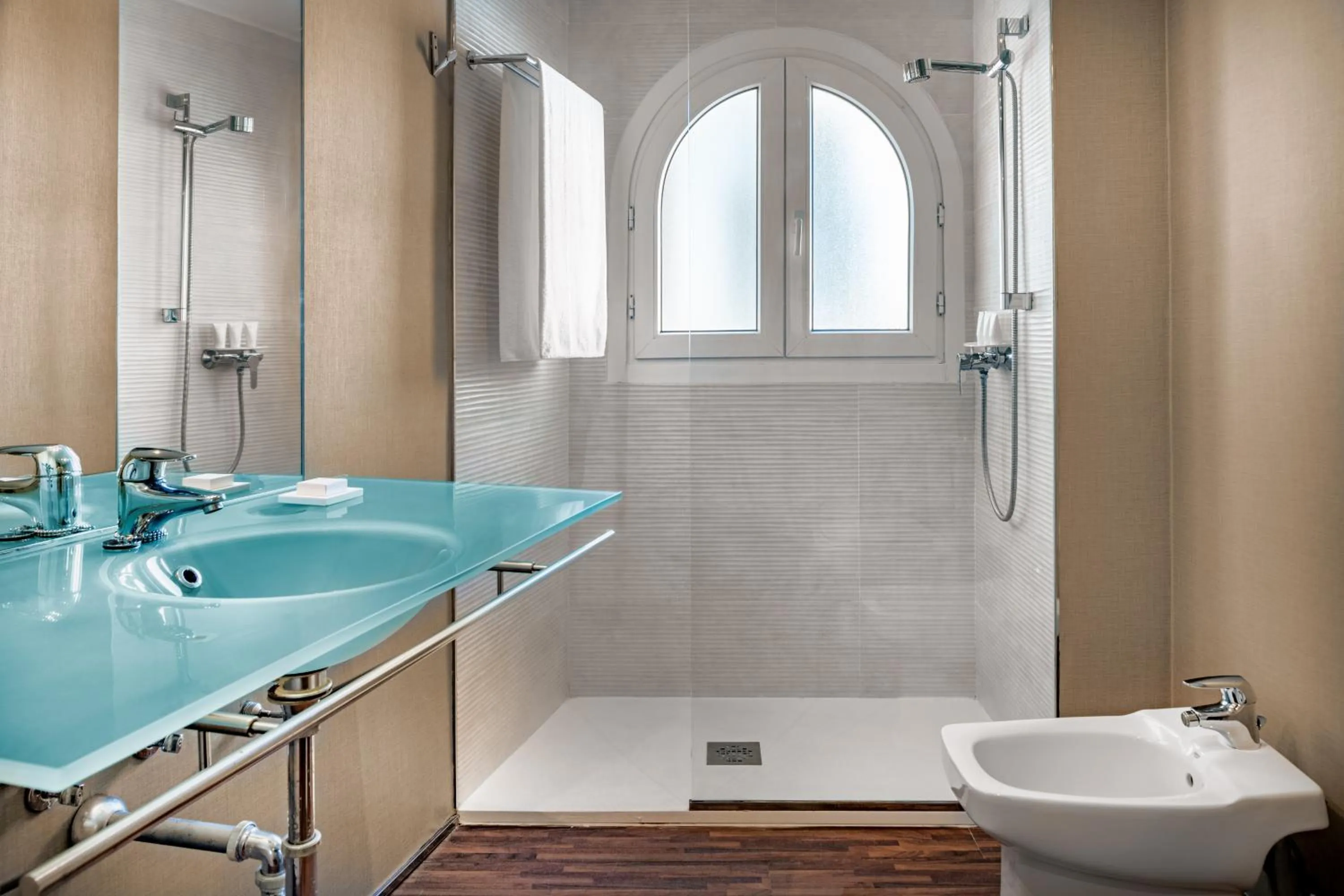 Toilet in AC Hotel La Línea by Marriott