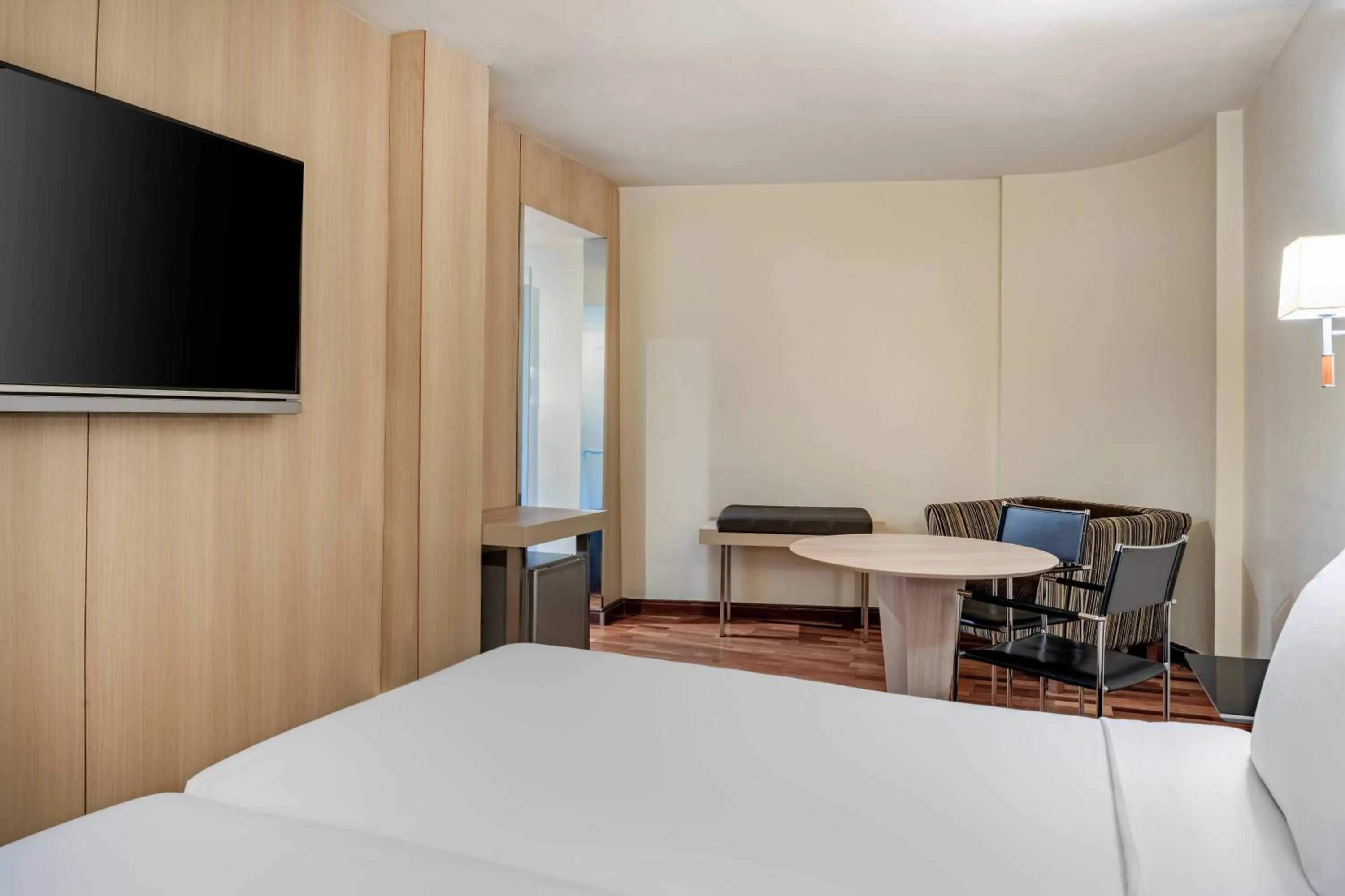 Photo of the whole room, Bed in AC Hotel La Línea by Marriott