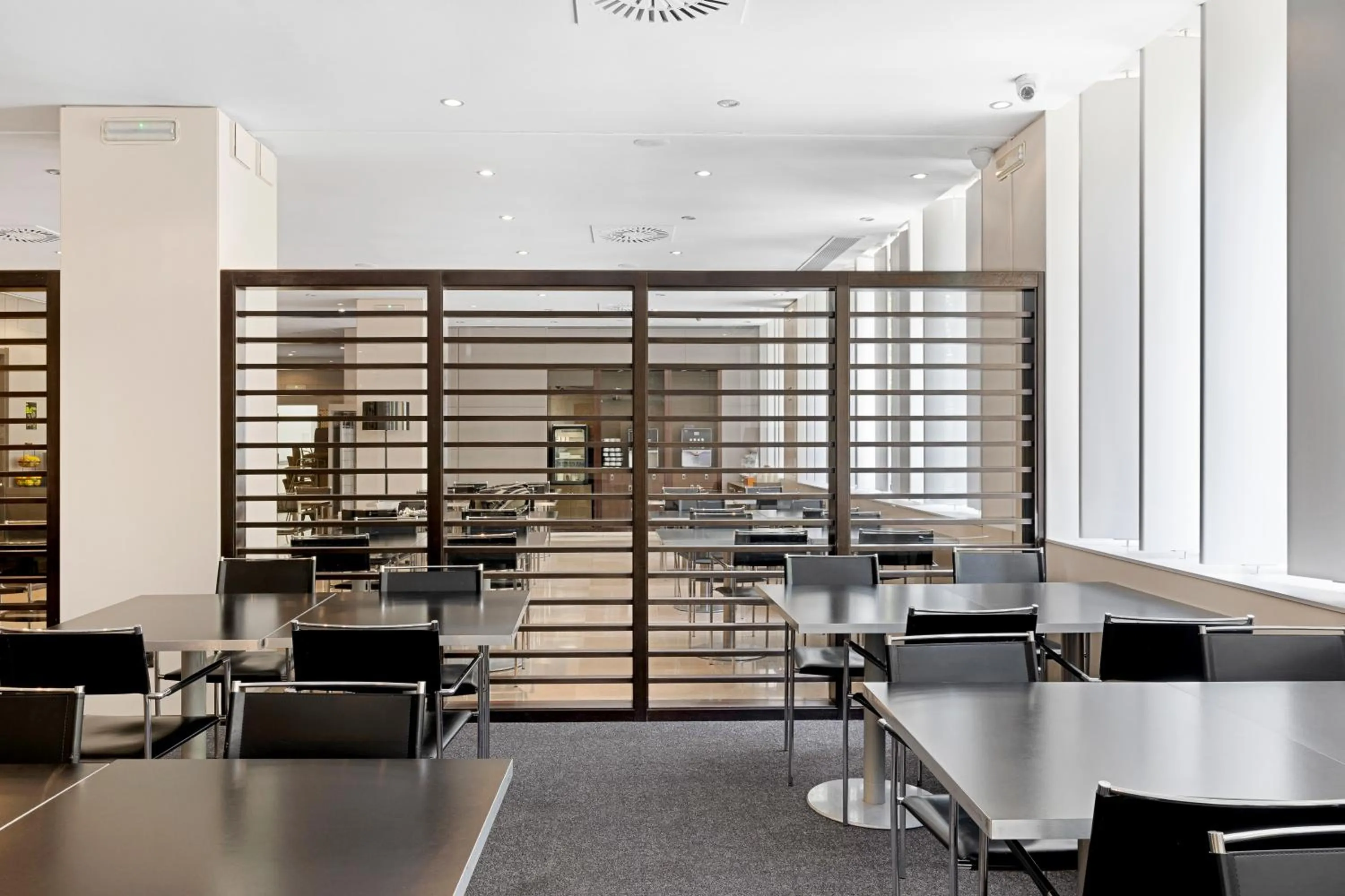 Seating area in B&B HOTEL Zaragoza Los Enlaces Estación